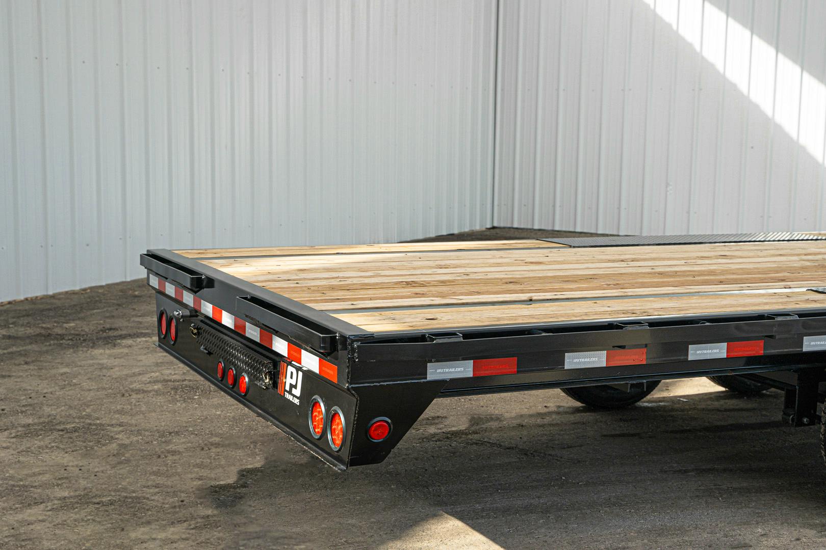 PJ Trailers 24'x102" Gooseneck Low Pro Flatbed Trailer w/ Singles (LS) - Stock #88663 - Image 11 of 17