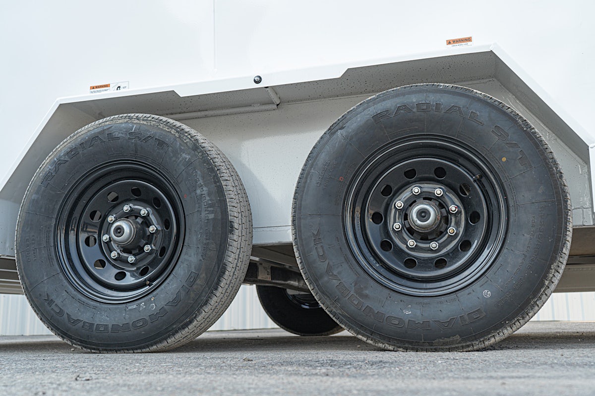 LoneStar 7.10'x24' 14k Steel Enclosed Cargo Trailer w/ Rear Barn Doors (C2) - Stock #88731 - Image 9 of 19 LoneStar 7.10'x24' 14k Steel Enclosed Cargo Trailer w/ Rear Barn Doors (C2) - Stock #88731 - Image 9 of 19