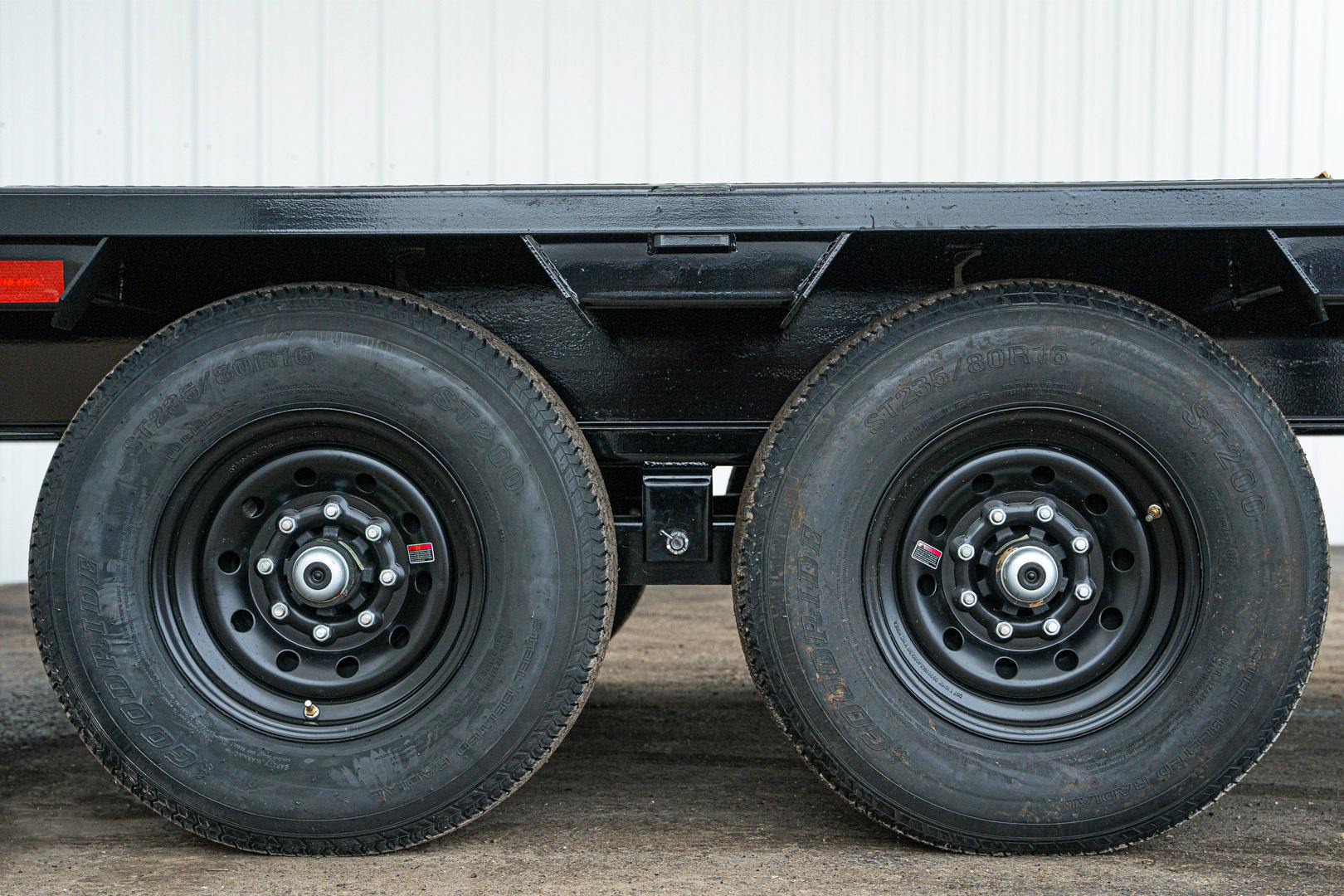 PJ Trailers 32'x102" Gooseneck Low Pro Flatbed Trailer w/ Singles (LS) - Stock #88795 - Image 8 of 16