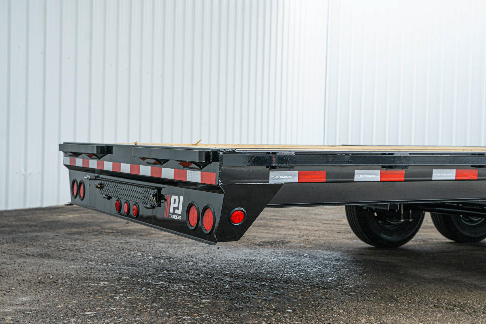 PJ Trailers 32'x102" Gooseneck Low Pro Flatbed Trailer w/ Singles (LS) - Stock #88795 - Image 13 of 16