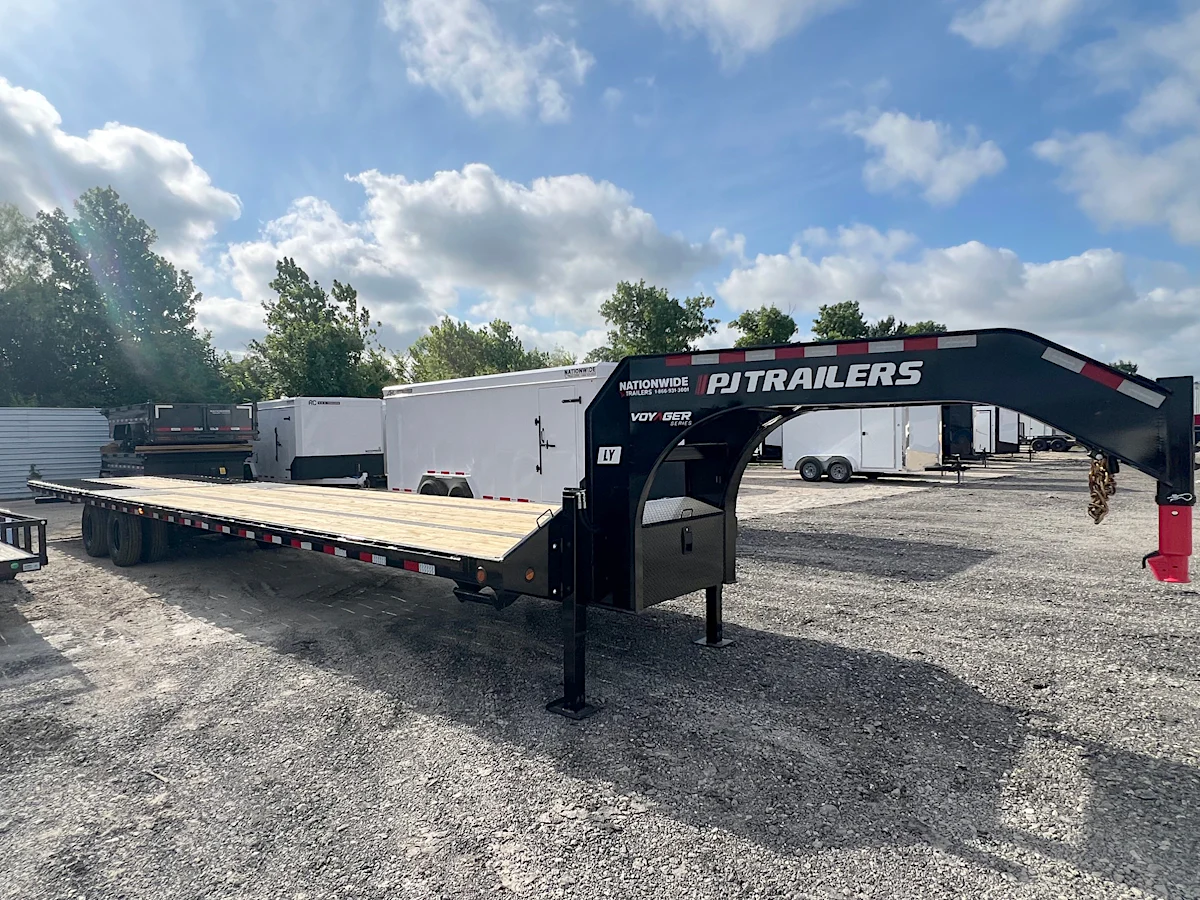 PJ Trailers 40'x102" Gooseneck Flatbed Trailer w/ Hydraulic Dovetail (LY1) - Stock #88799 - Image 4 of 6 PJ Trailers 40'x102" Gooseneck Flatbed Trailer w/ Hydraulic Dovetail (LY1) - Stock #88799 - Image 4 of 6