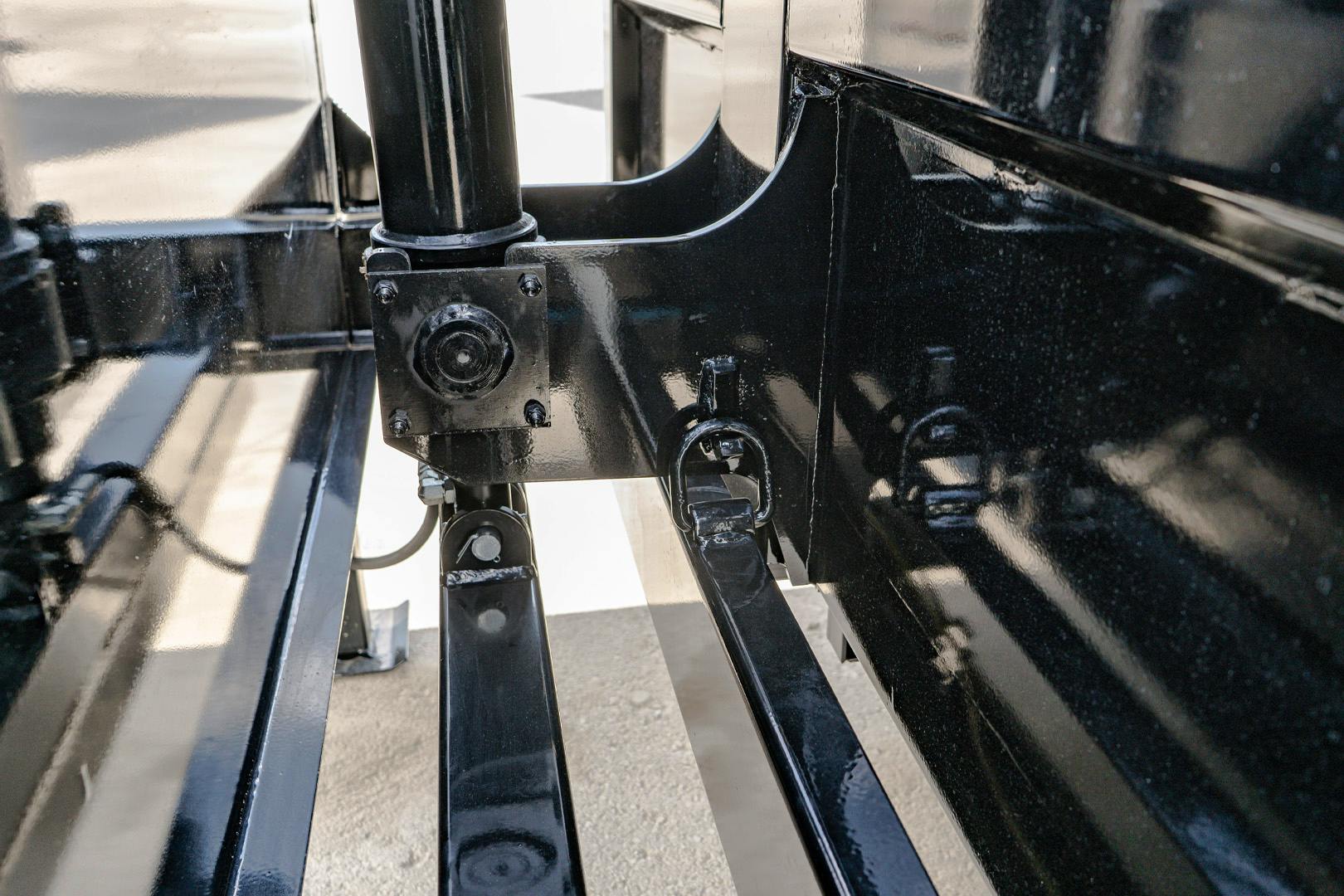 PJ Trailers 14'x83" GN Telescopic Dump Trailer w/ 4' Sides (DT) - Stock #88809 - Image 16 of 36