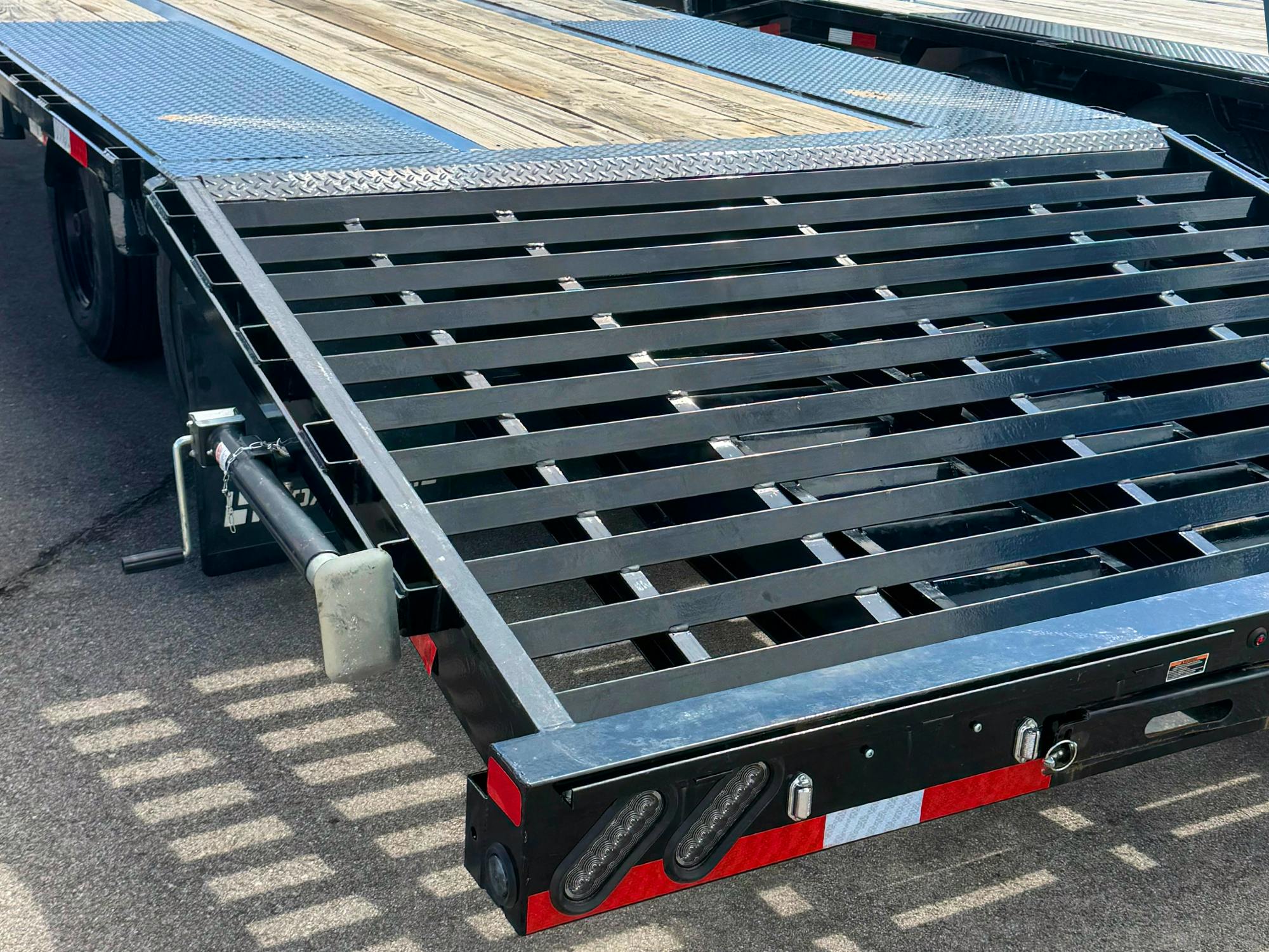 Load Trail USED 25'x102" Deckover Trailer