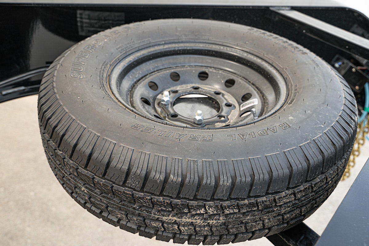 PJ Trailers 30'x102" Gooseneck Low Pro Flatbed Trailer w/ Singles (LS) - Stock #88893 - Image 4 of 17 PJ Trailers 30'x102" Gooseneck Low Pro Flatbed Trailer w/ Singles (LS) - Stock #88893 - Image 4 of 17