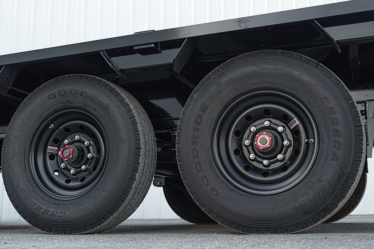 PJ Trailers 40'x102" 18k Gooseneck Flatbed Trailer w/ Singles (LX) - Stock #89254 - Image 20 of 27 PJ Trailers 40'x102" 18k Gooseneck Flatbed Trailer w/ Singles (LX) - Stock #89254 - Image 20 of 27