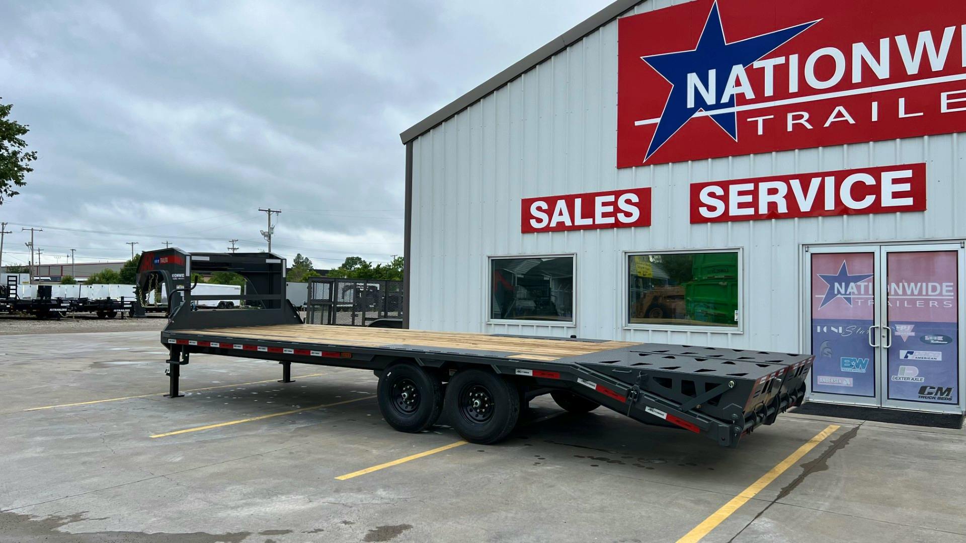 ARC Trailers 25'x102" Gooseneck Flatbed Trailer w/ 5' Dovetail (GDS) - Stock #89411 - Image 3 of 6