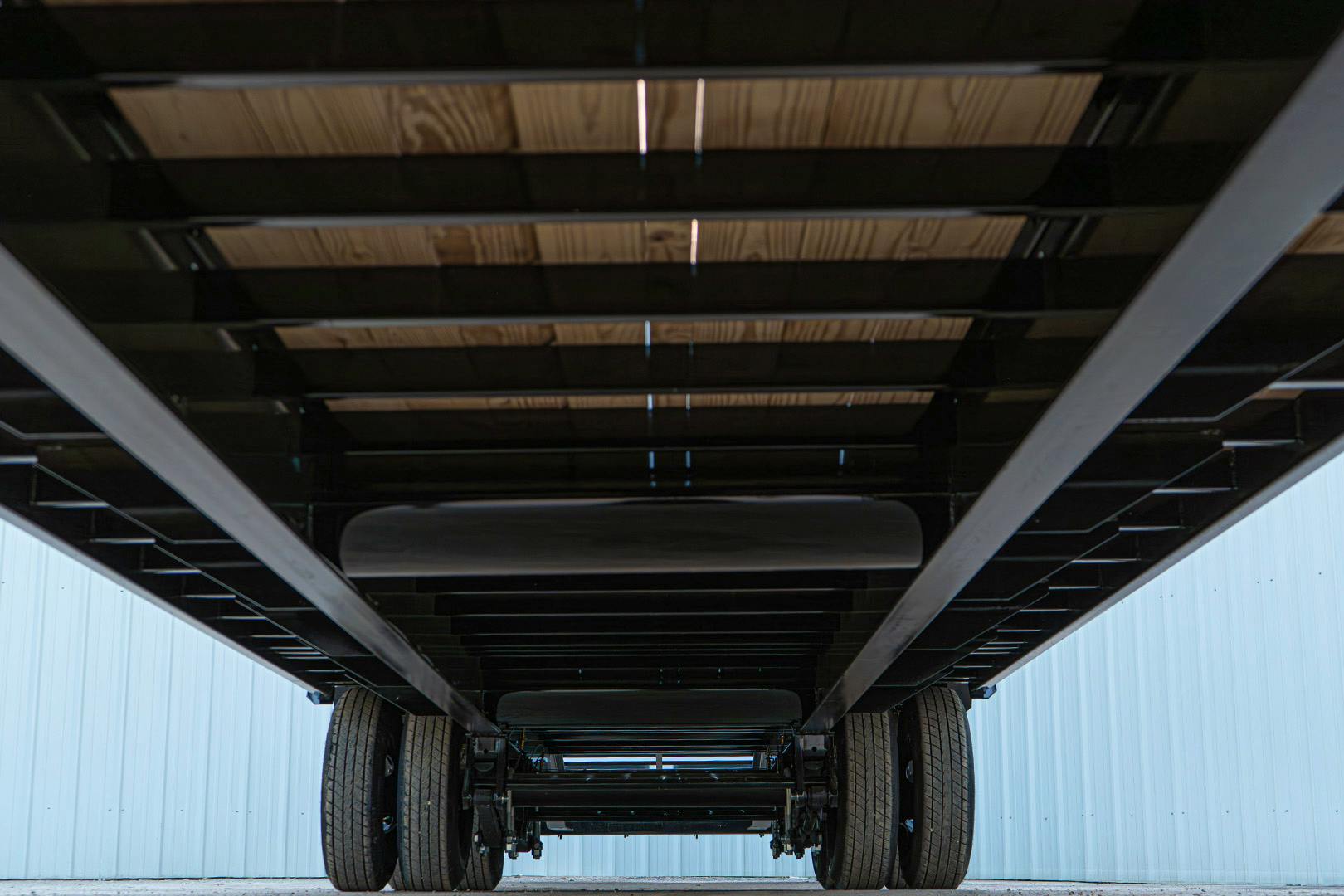 PJ Trailers 40'x102" Gooseneck Low Pro Flatbed Trailer w/ Duals (LD) - Stock #89826 - Image 13 of 20