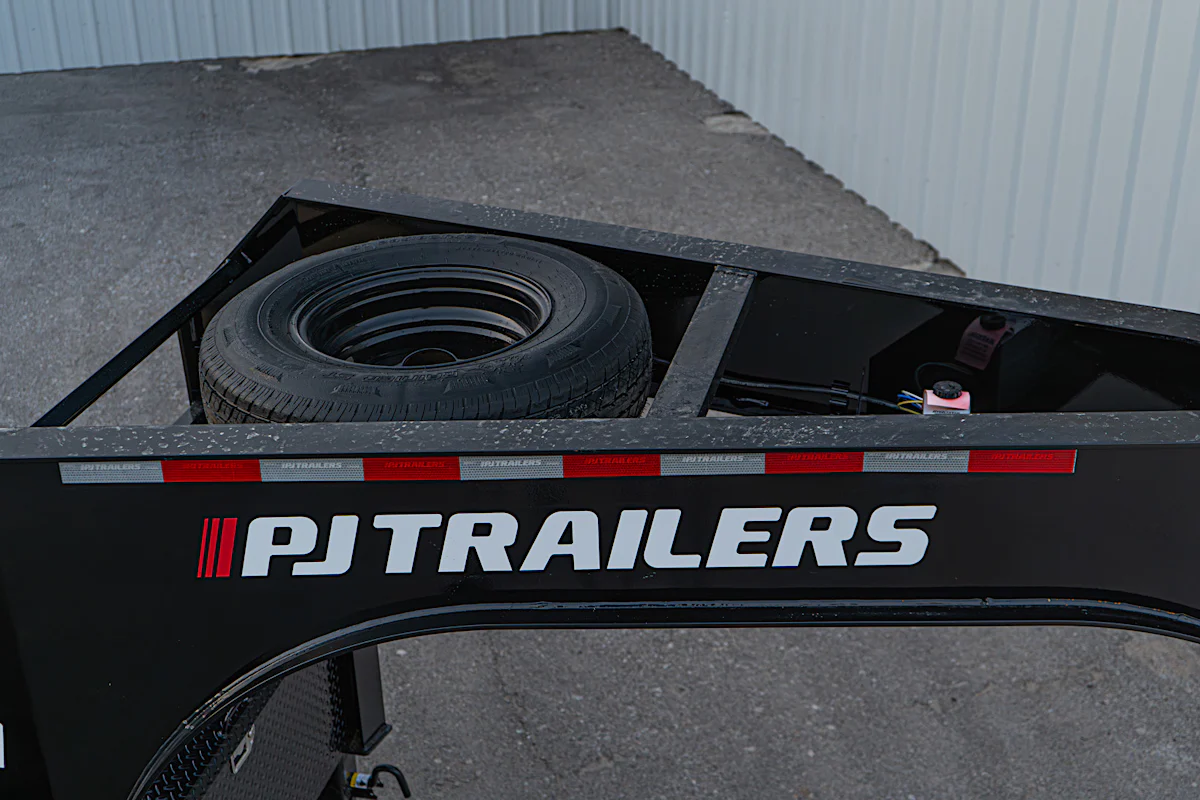 PJ Trailers 40'x102" Gooseneck Low Pro Flatbed Trailer w/ Duals (LD) - Stock #89918 - Image 5 of 20 PJ Trailers 40'x102" Gooseneck Low Pro Flatbed Trailer w/ Duals (LD) - Stock #89918 - Image 5 of 20