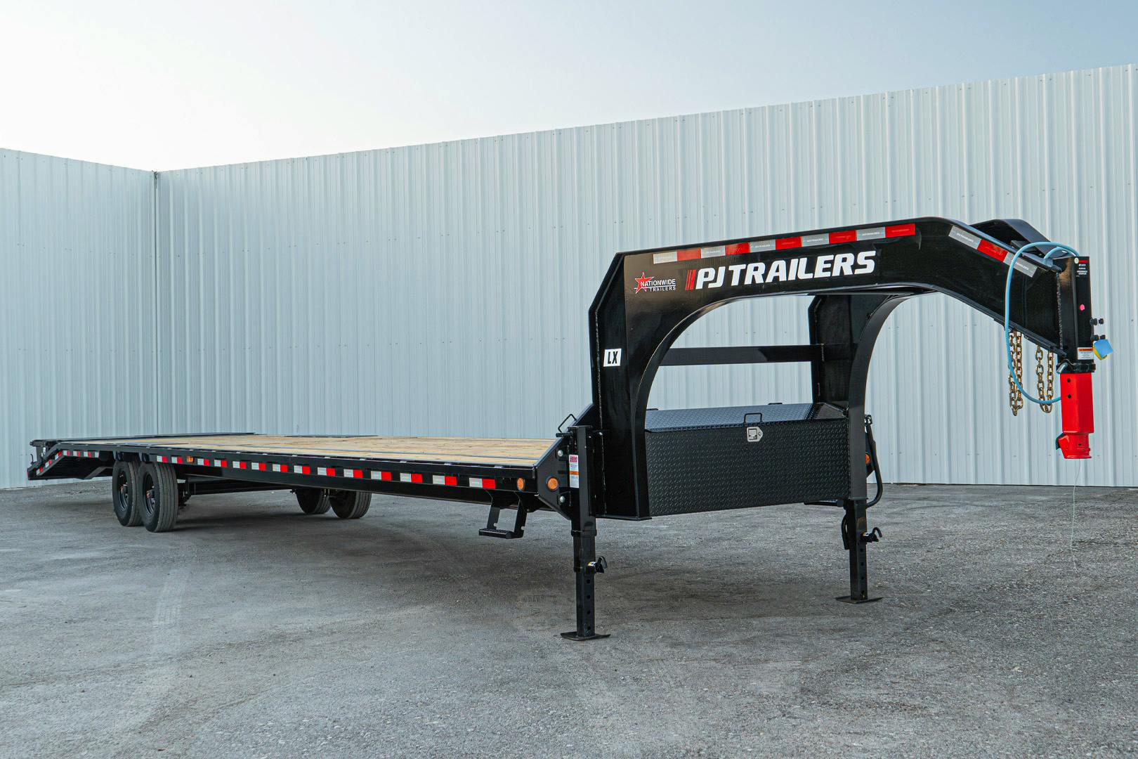 PJ Trailers 40'x102" 18k Gooseneck Flatbed Trailer w/ Singles (LX) - Stock #89930 - Image 4 of 27