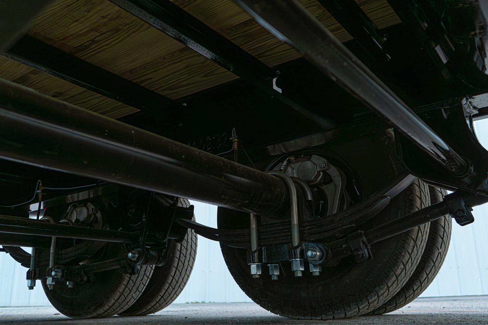 PJ Trailers 40'x102" Gooseneck Low Pro Flatbed Trailer w/ Duals (LD) - Stock #89960 - Image 15 of 20