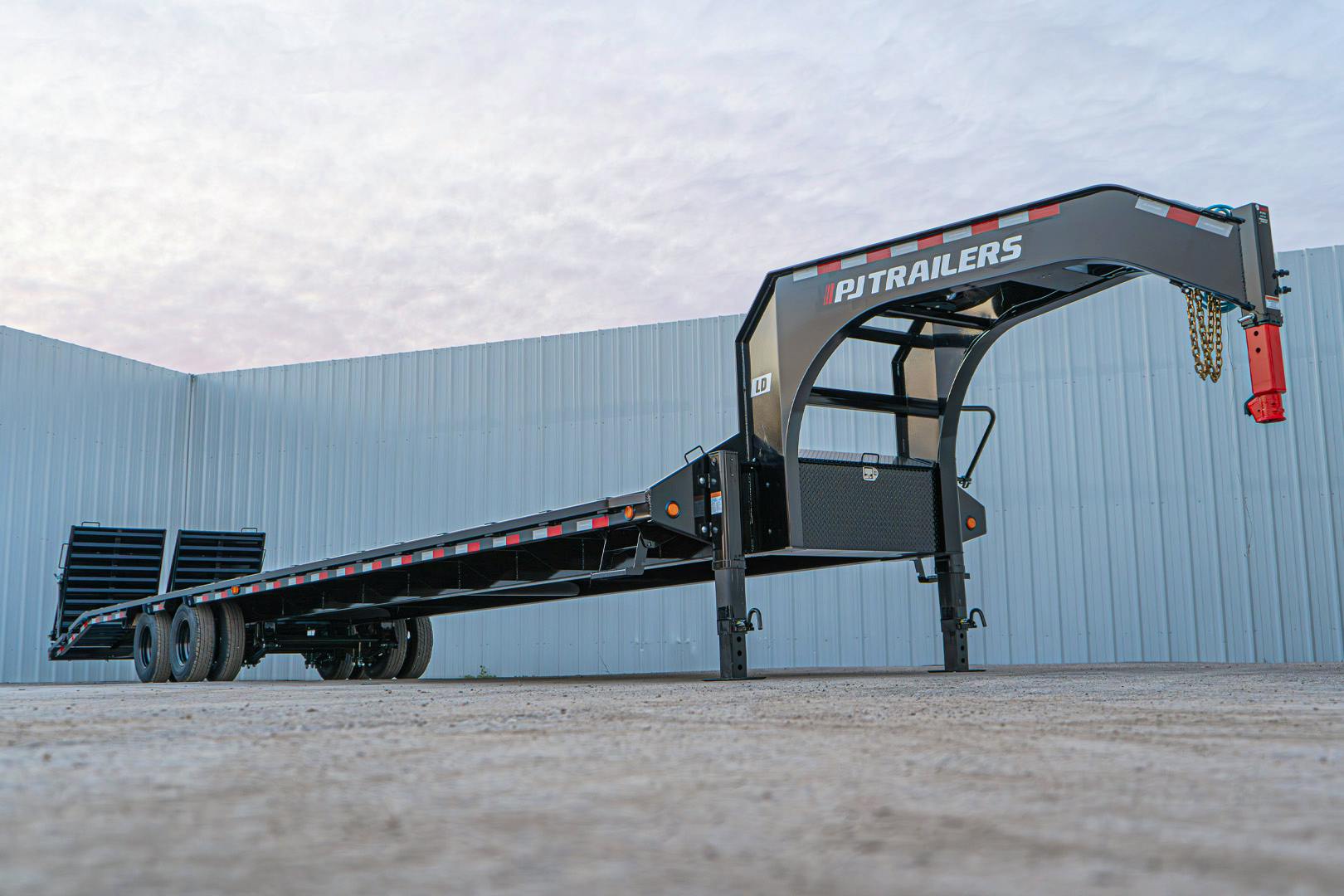 PJ Trailers 40'x102" Gooseneck Low Pro Flatbed Trailer w/ Duals (LD) - Stock #90040 - Image 3 of 20