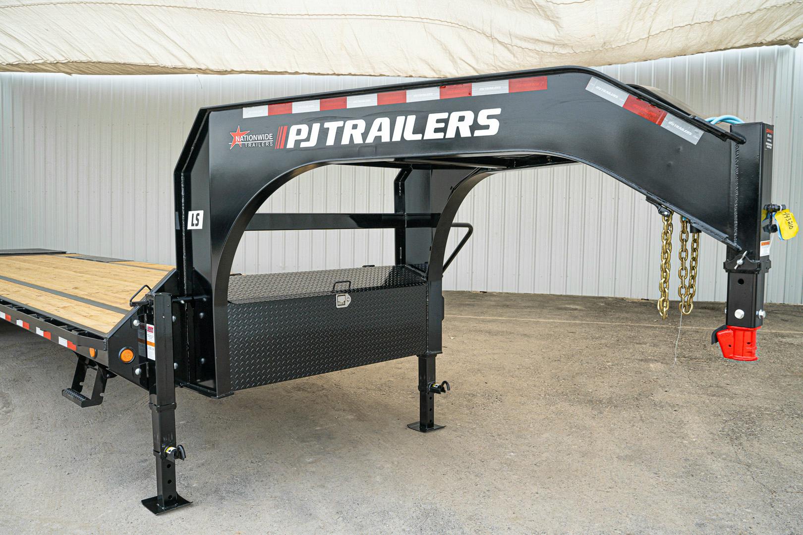 PJ Trailers 32'x102" Gooseneck Low Pro Flatbed Trailer w/ Singles (LS) - Stock #90042 - Image 4 of 16