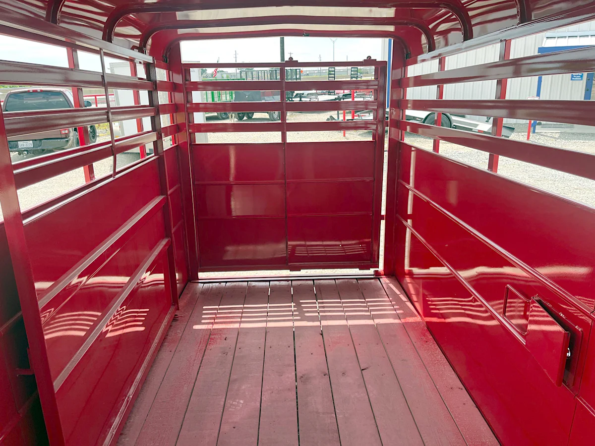 Delta 16' Livestock Trailer (500 ES) - Stock #90045 - Image 5 of 6 Delta 16' Livestock Trailer (500 ES) - Stock #90045 - Image 5 of 6
