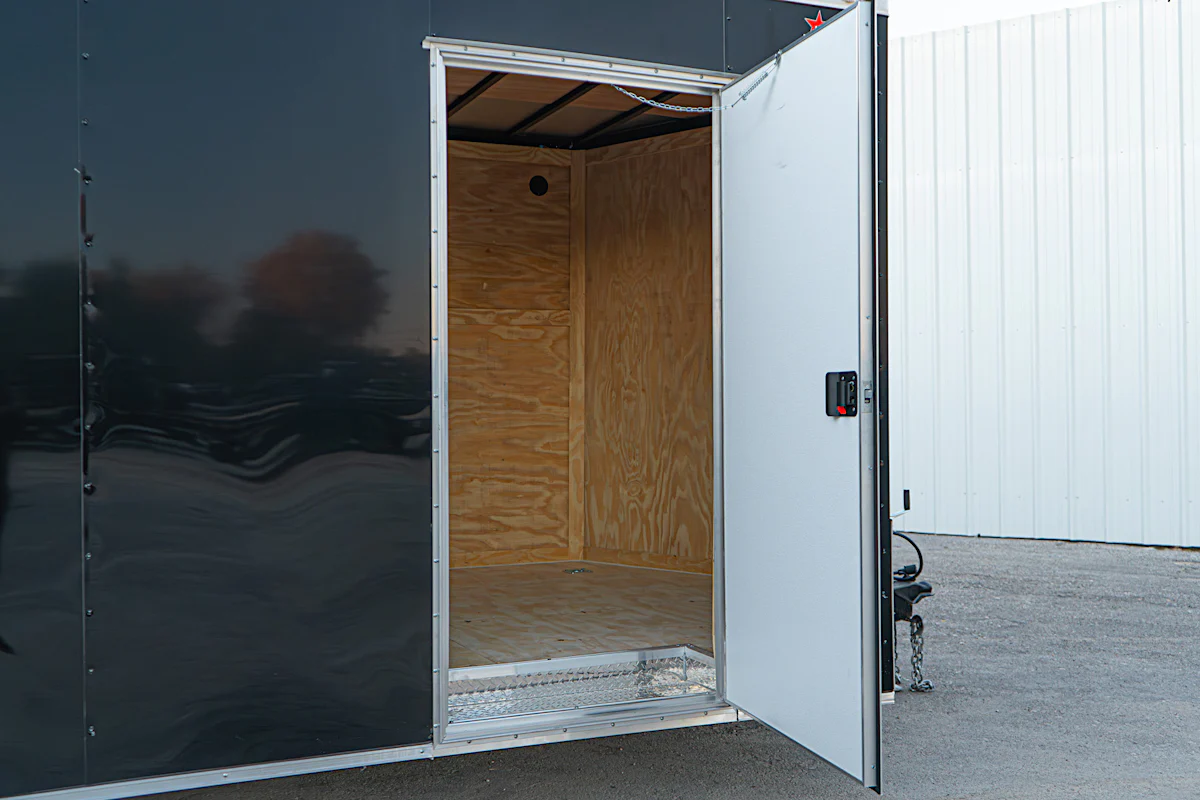 Spartan 8.5'x20' Enclosed Cargo Trailer w/ Rear Ramp Door (C2) - Stock #90127 - Image 6 of 10 Spartan 8.5'x20' Enclosed Cargo Trailer w/ Rear Ramp Door (C2) - Stock #90127 - Image 6 of 10