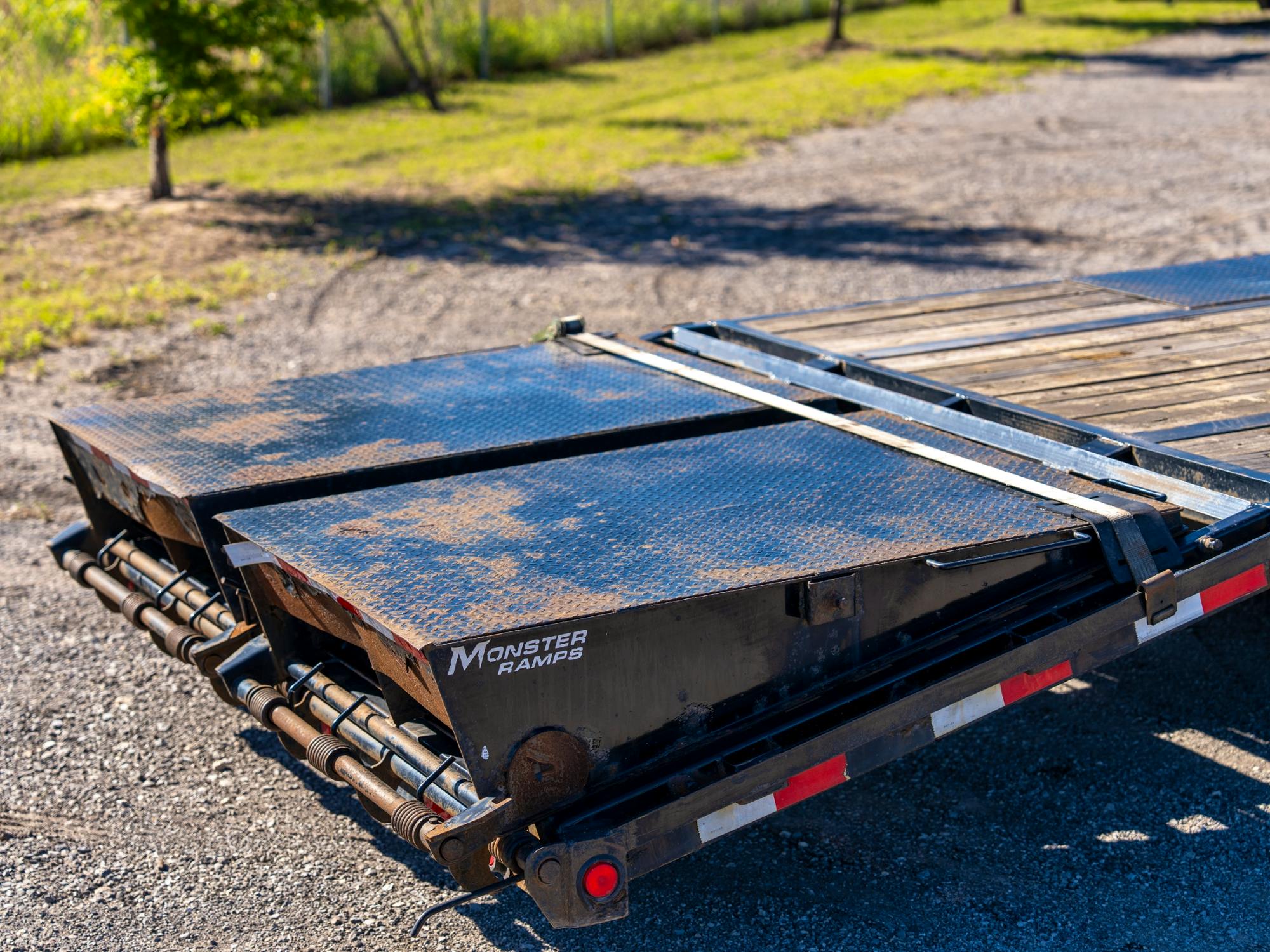 PJ Trailers USED 40'x102" Gooseneck Flatbed Trailer w/ Duals (LD) - Stock #90260 - Image 2 of 4