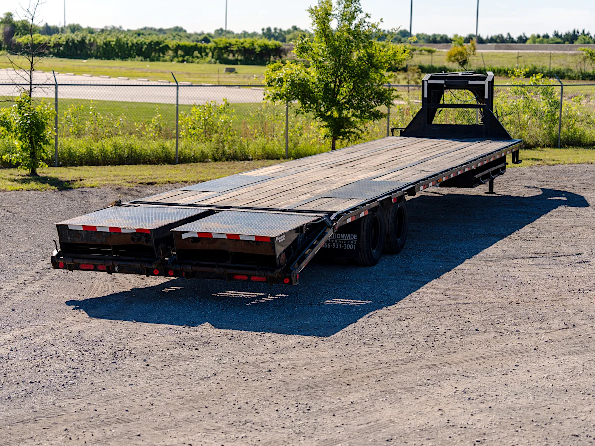 PJ Trailers USED 40'x102" Gooseneck Flatbed Trailer w/ Duals (LD) - Stock #90260 - Image 4 of 4 PJ Trailers USED 40'x102" Gooseneck Flatbed Trailer w/ Duals (LD) - Stock #90260 - Image 4 of 4