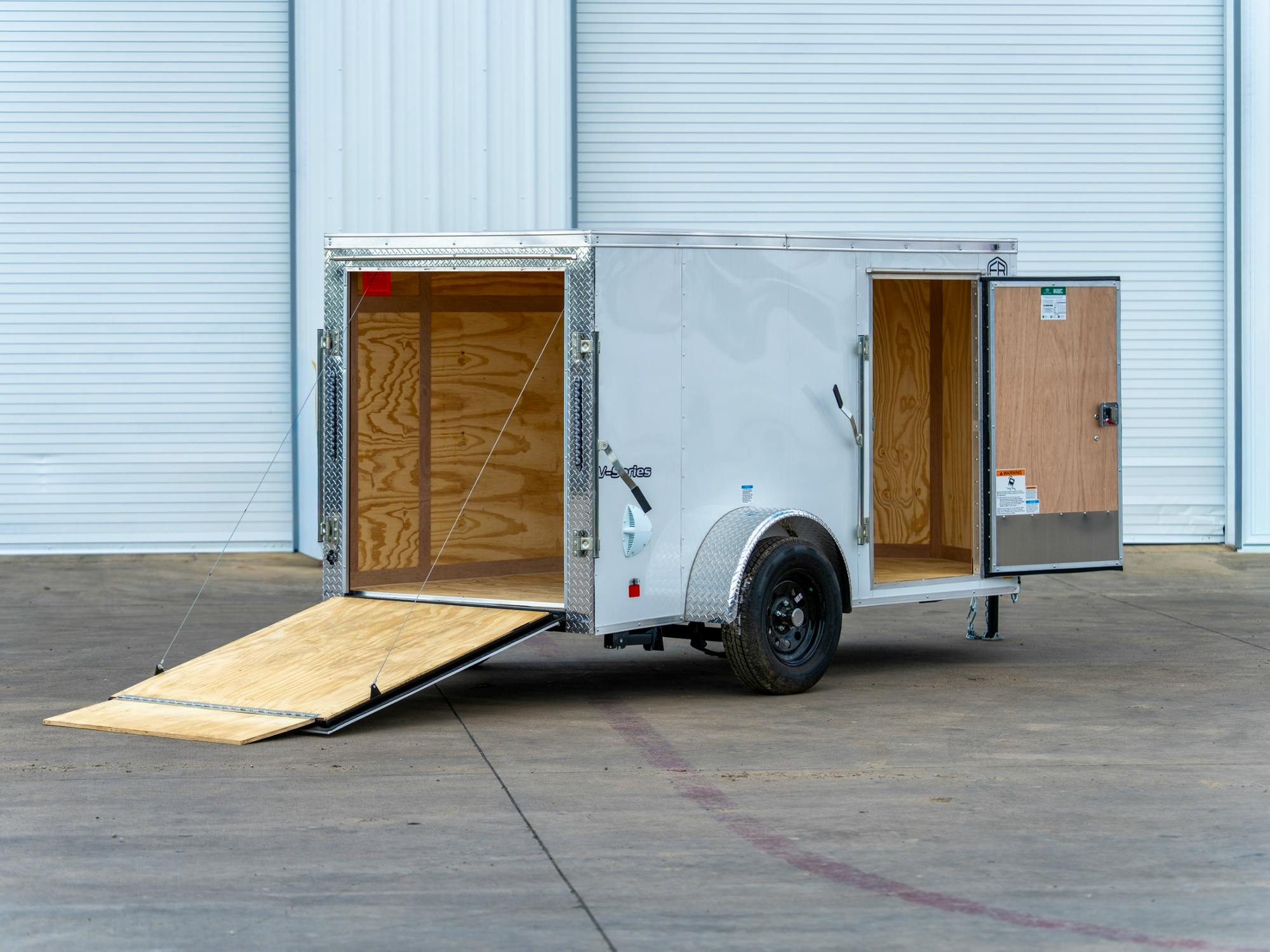 Continental Cargo 5'x10' Enclosed Cargo Trailer w/ Rear Ramp Door (C1) - Stock #90263 - Image 3 of 4