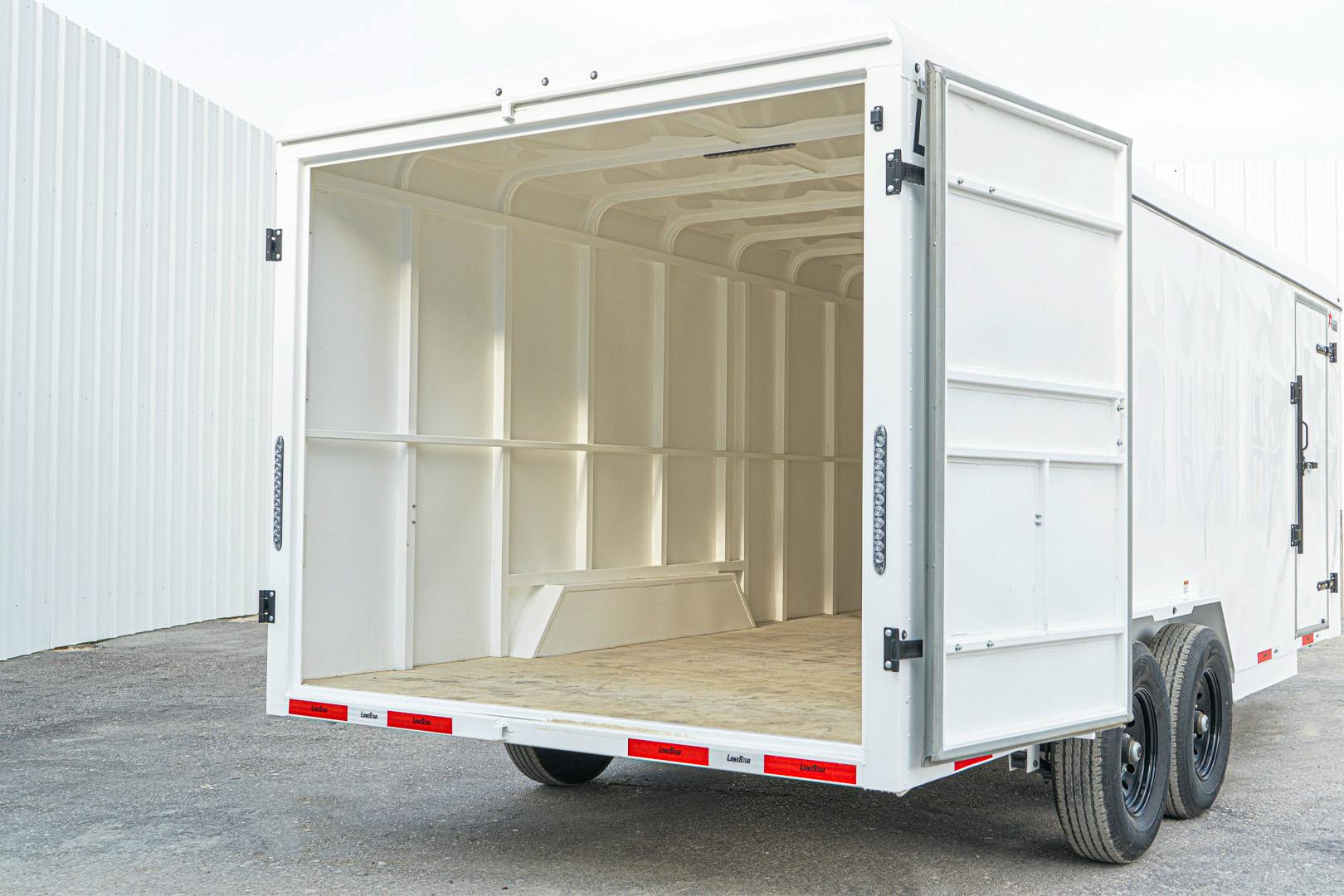 LoneStar 7.10'x20' 14k Steel Enclosed Cargo Trailer w/ Rear Barn Doors (C2) - Stock #90312 - Image 9 of 19
