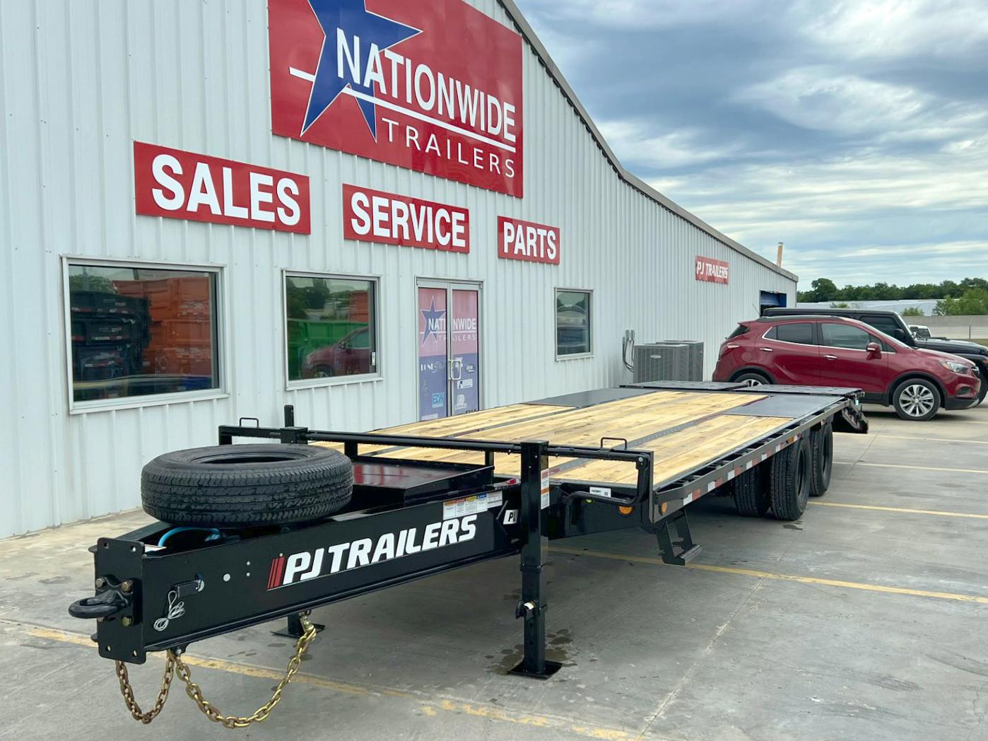 PJ Trailers 25'x102" Low Pro Pintle Flatbed Trailer w/ Duals (PL) - Stock #90336 - Image 2 of 8