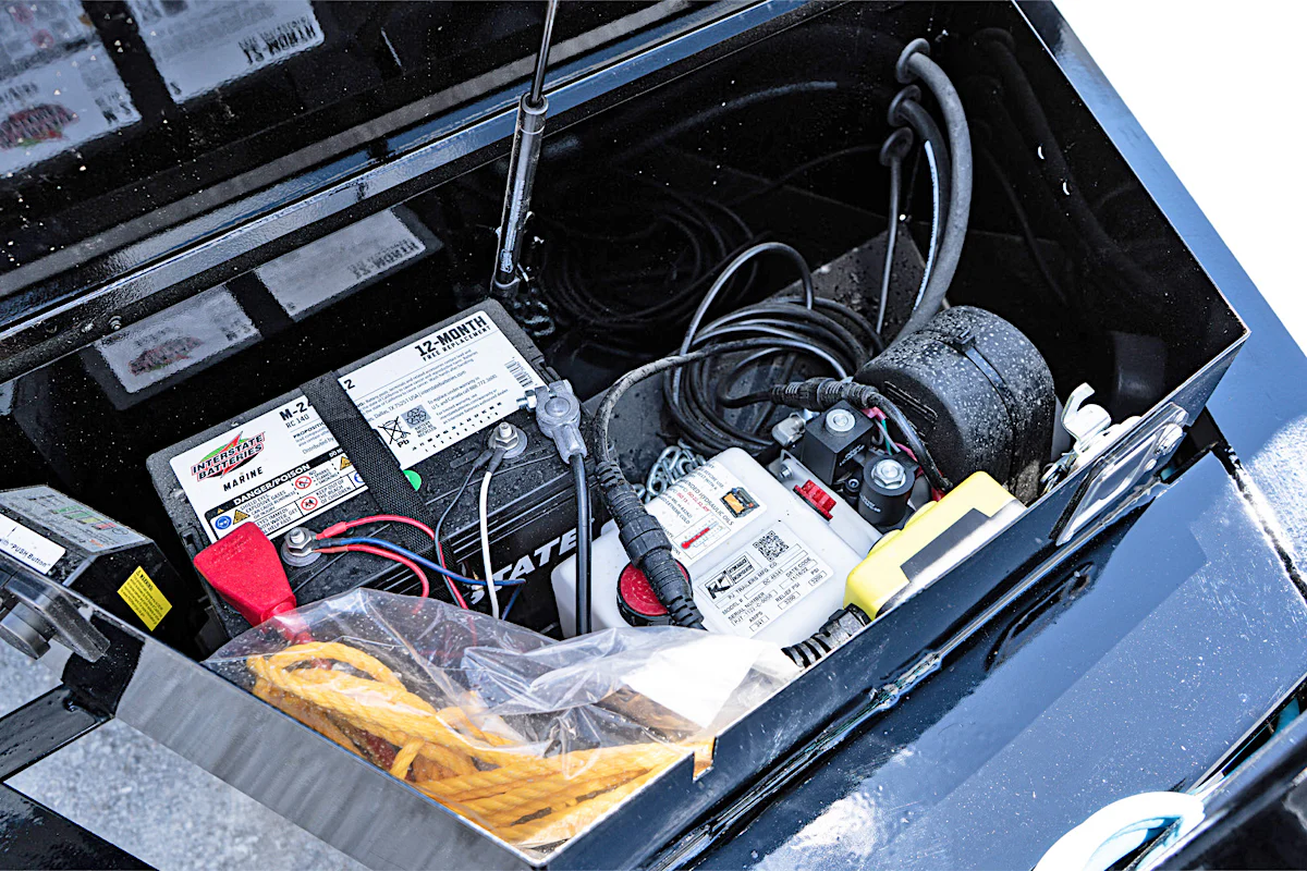 PJ Trailers 16'x83" Low Pro High Side Dump Trailer w/ 4' Sides (DM) - Stock #90361 - Image 11 of 30 PJ Trailers 16'x83" Low Pro High Side Dump Trailer w/ 4' Sides (DM) - Stock #90361 - Image 11 of 30