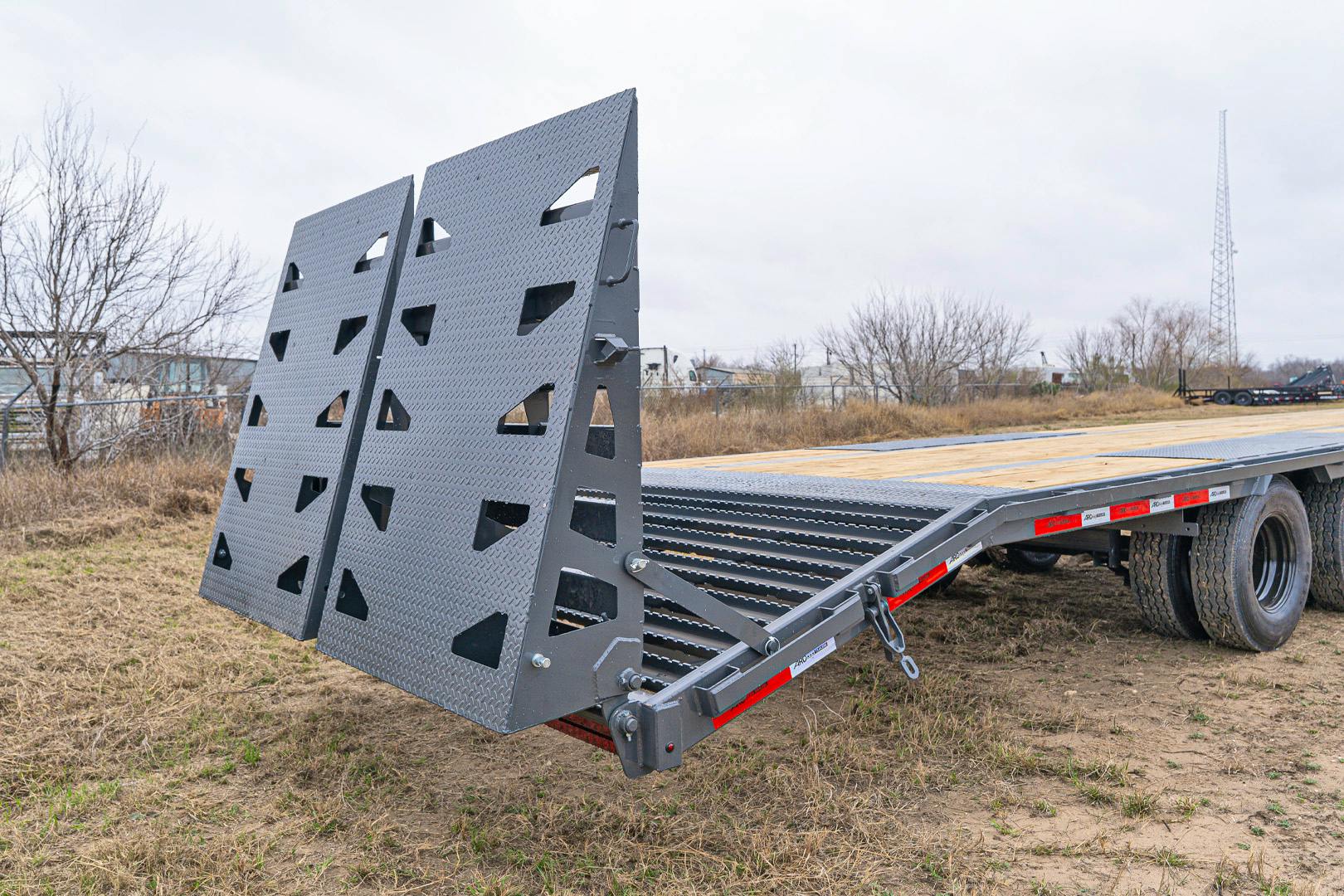 ARC Trailers 40'x102" 20k Gooseneck Flatbed Trailer w/ Duals (GDD) - Stock #90379 - Image 12 of 13