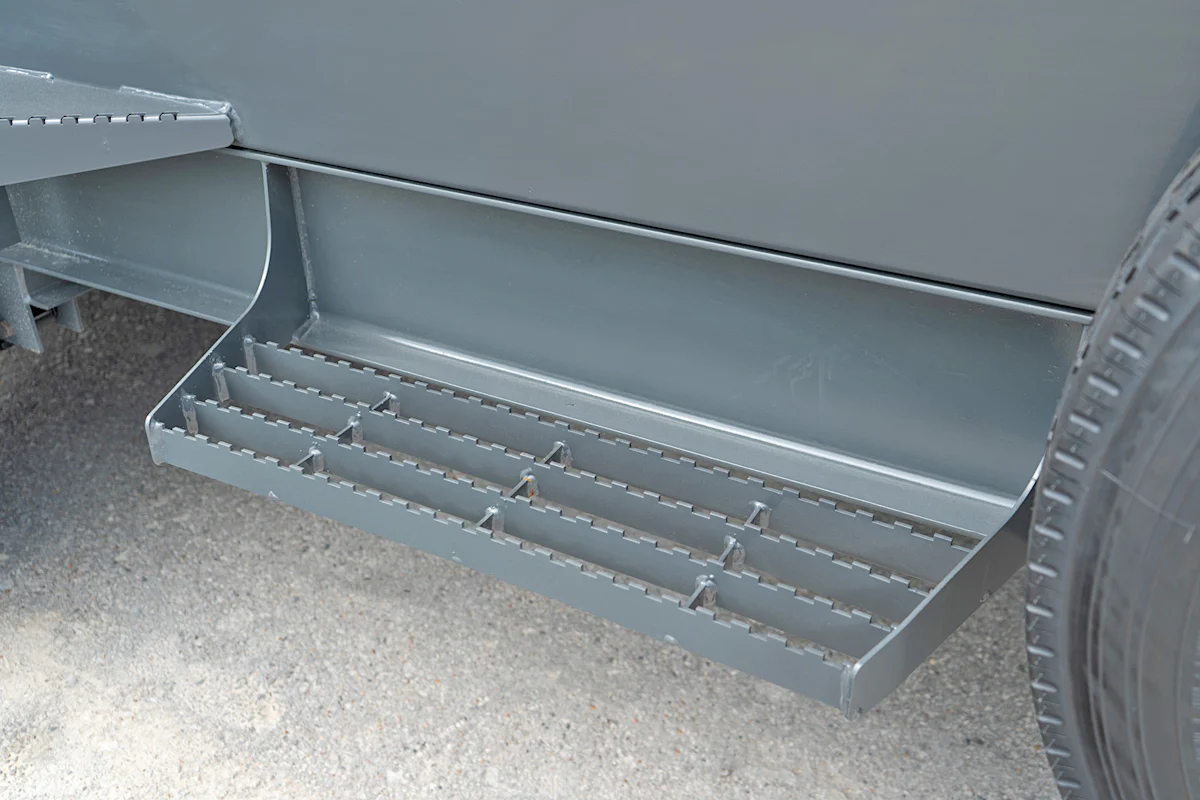 ARC Trailers 16'x83" Telescopic Dump Trailer w/ 3' Sides (BDT) - Stock #90404 - Image 8 of 12 ARC Trailers 16'x83" Telescopic Dump Trailer w/ 3' Sides (BDT) - Stock #90404 - Image 8 of 12