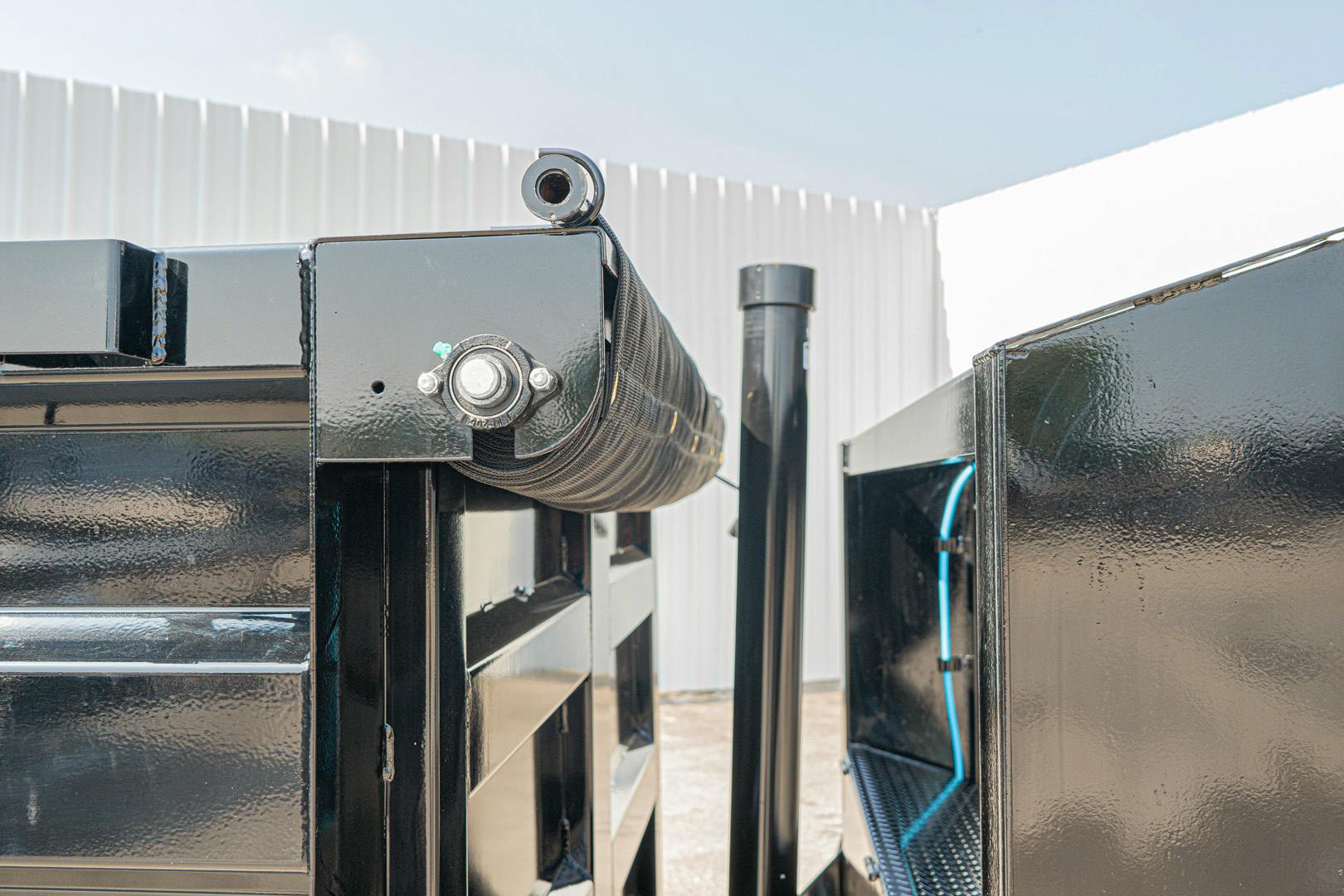 PJ Trailers 16'x83" Gooseneck Telescopic Dump Trailer w/ 4' Sides (DT) - Stock #90550 - Image 14 of 31