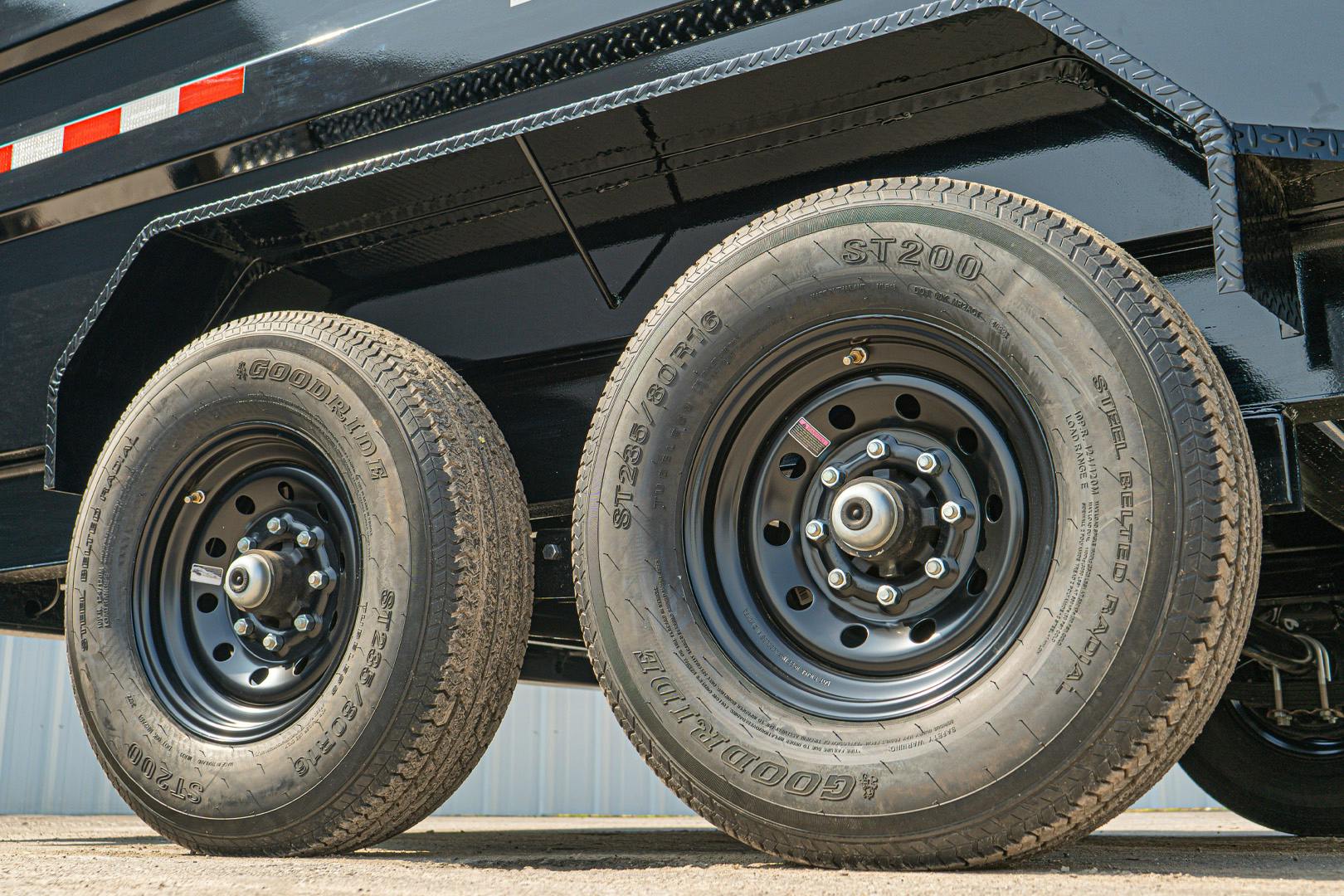 PJ Trailers 16'x83" Gooseneck Telescopic Dump Trailer w/ 4' Sides (DT) - Stock #90550 - Image 20 of 31