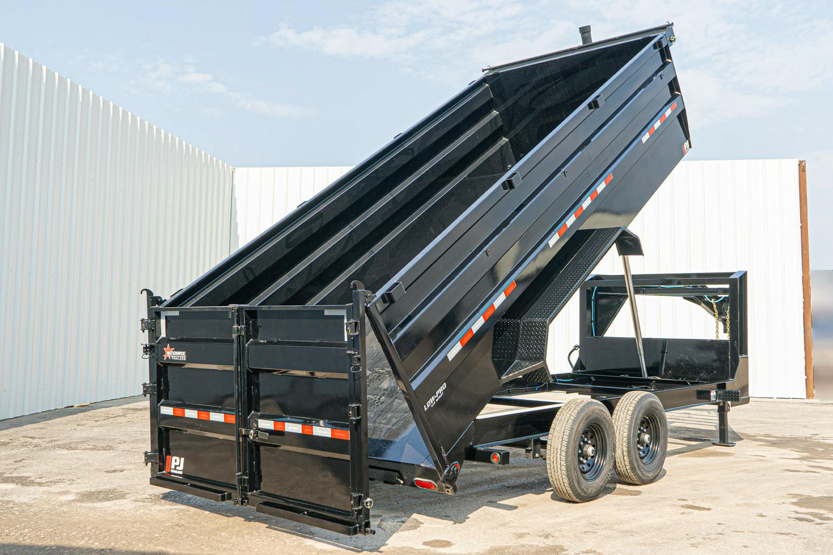 PJ Trailers 16'x83" Gooseneck Telescopic Dump Trailer w/ 4' Sides (DT) - Stock #90550 - Image 28 of 31