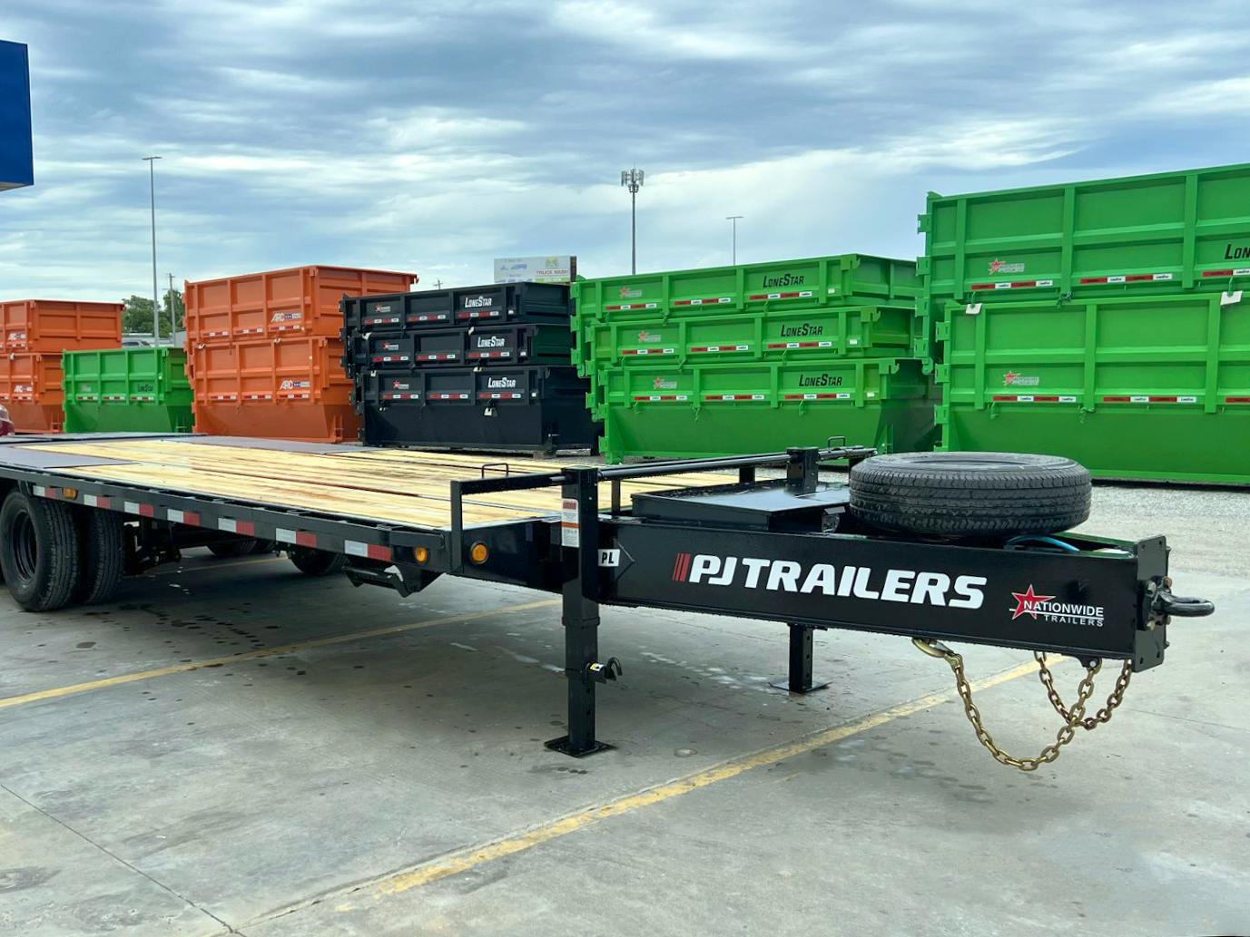 PJ Trailers 25'x102" Low Pro Pintle Flatbed Trailer w/ Duals (PL) - Stock #90551 - Image 3 of 8