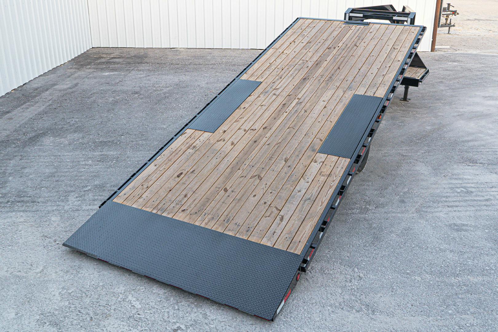 PJ Trailers 26'x102" Gooseneck Deckover Power Tilt Trailer (T8) - Stock #90642 - Image 18 of 23