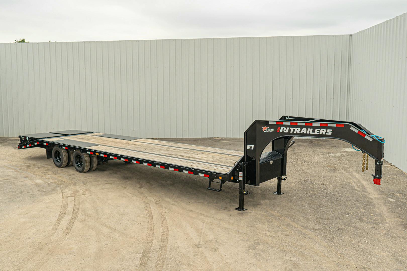 PJ Trailers 32'x102" Gooseneck Low Pro Flatbed Trailer w/ Duals (LD) - Stock #90643 - Image 2 of 28