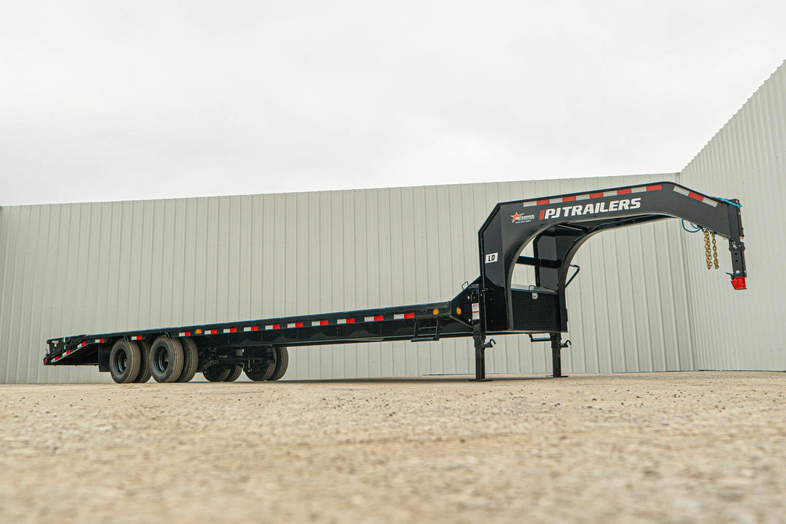PJ Trailers 32'x102" Gooseneck Low Pro Flatbed Trailer w/ Duals (LD) - Stock #90643 - Image 7 of 28