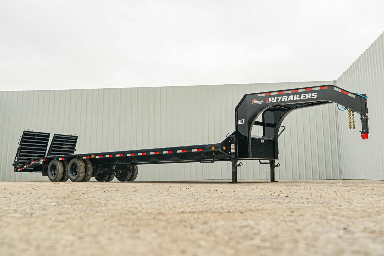 PJ Trailers 32'x102" Gooseneck Low Pro Flatbed Trailer w/ Duals (LD) - Stock #90643 - Image 8 of 28