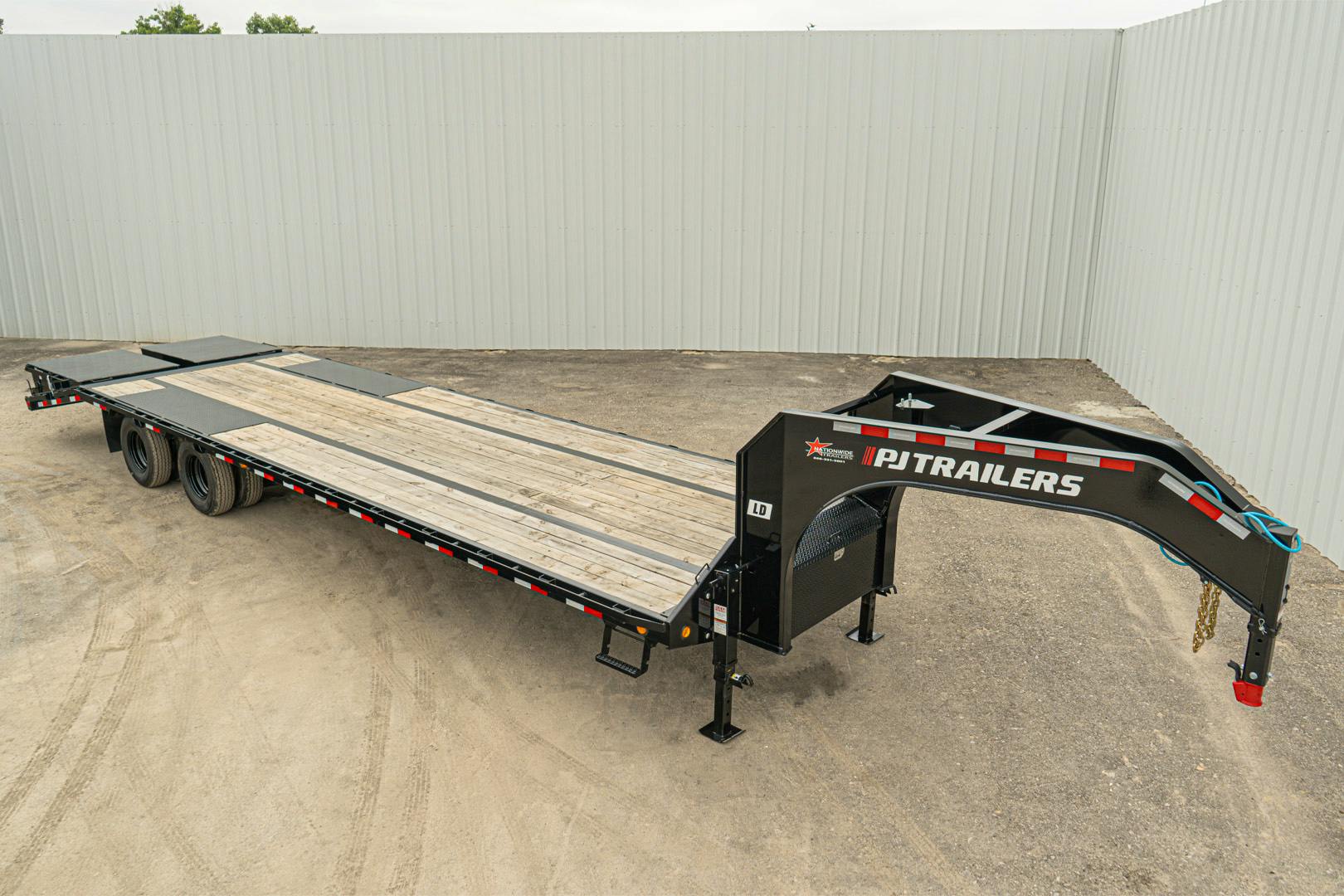 PJ Trailers 32'x102" Gooseneck Low Pro Flatbed Trailer w/ Duals (LD) - Stock #90643 - Image 10 of 28