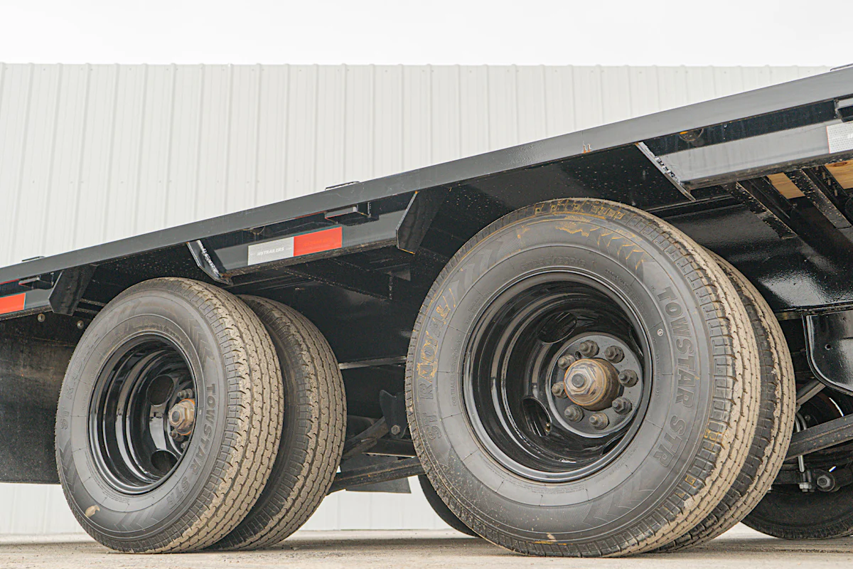 PJ Trailers 32'x102" Gooseneck Low Pro Flatbed Trailer w/ Duals (LD) - Stock #90643 - Image 21 of 28 PJ Trailers 32'x102" Gooseneck Low Pro Flatbed Trailer w/ Duals (LD) - Stock #90643 - Image 21 of 28
