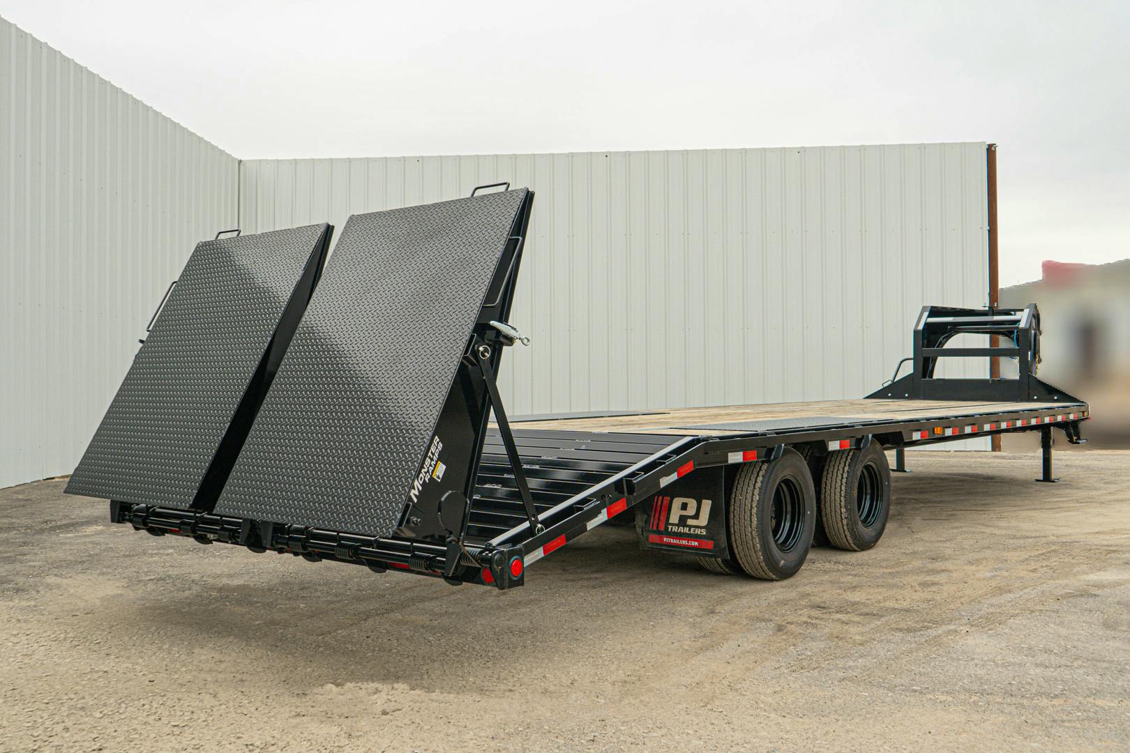 PJ Trailers 32'x102" Gooseneck Low Pro Flatbed Trailer w/ Duals (LD) - Stock #90643 - Image 25 of 28