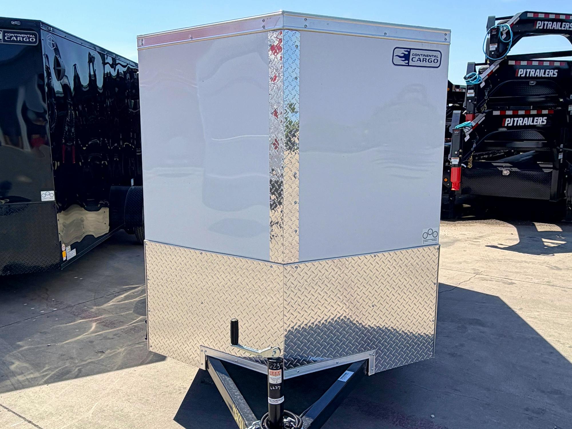 Continental Cargo 5'x10' Enclosed Cargo Trailer w/ Rear Ramp Door (C1) - Stock #90699 - Image 3 of 4