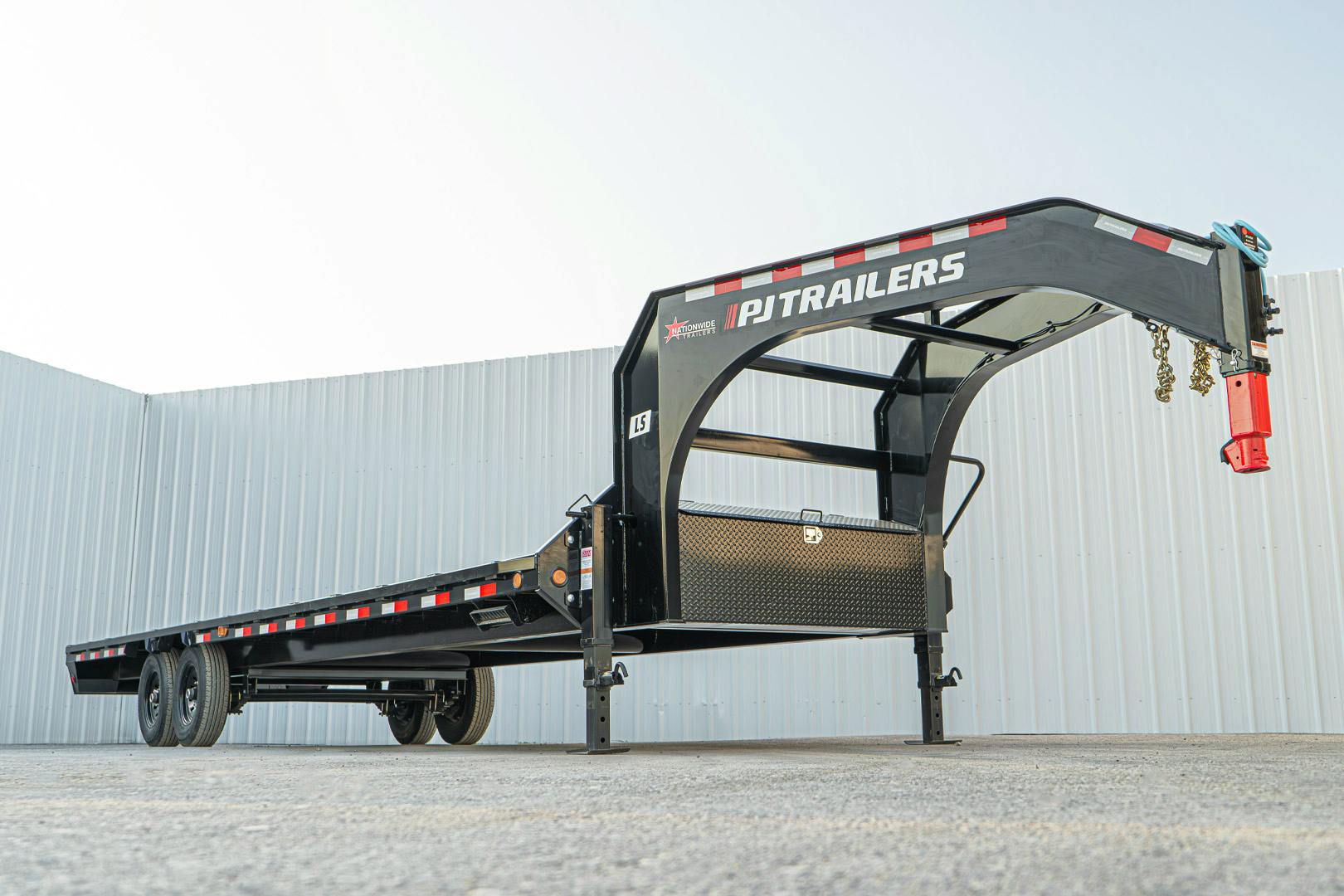 PJ Trailers 28'x102" Gooseneck Low Pro Flatbed Trailer w/ Singles (LS) - Stock #90777 - Image 3 of 20