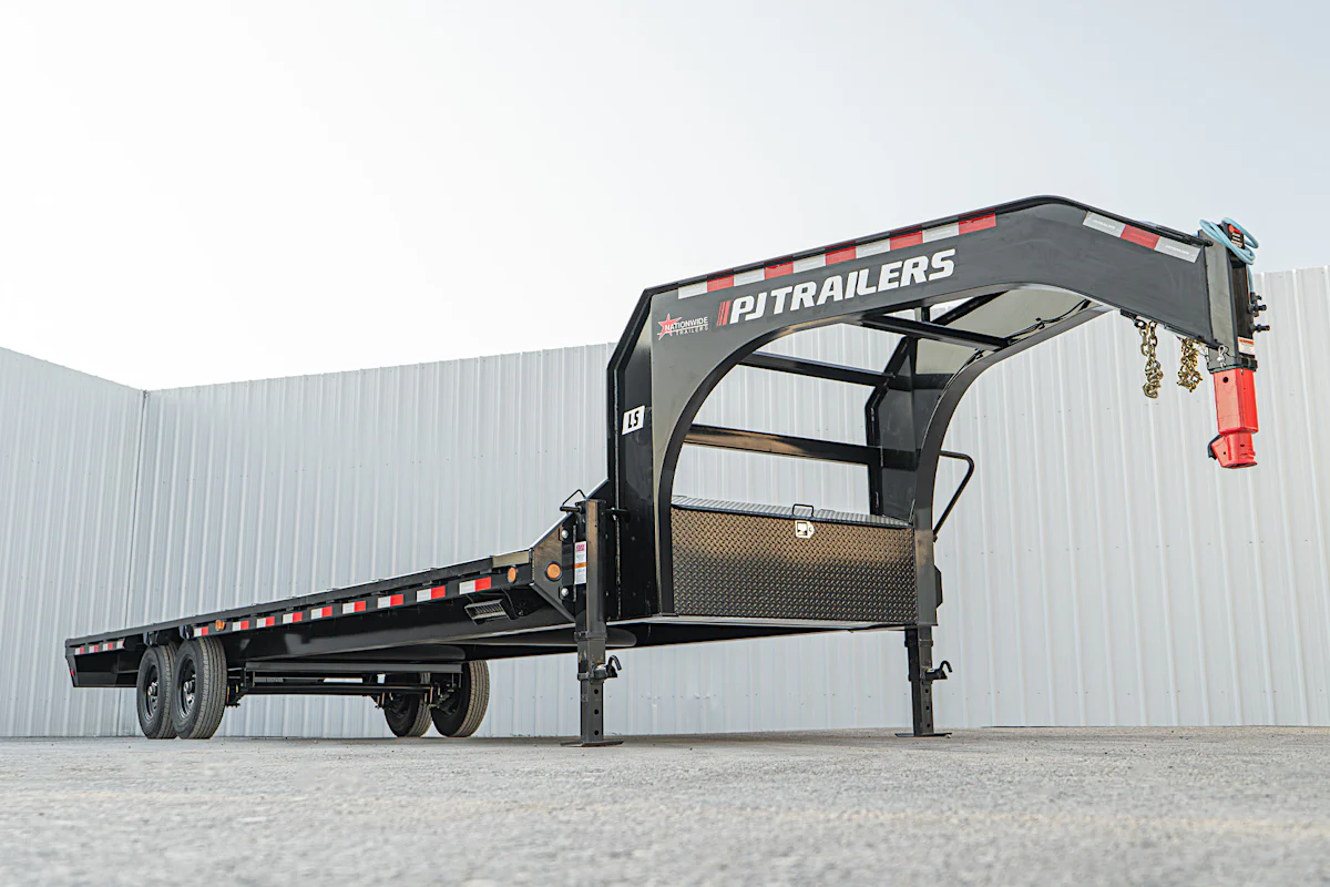 PJ Trailers 28'x102" Gooseneck Low Pro Flatbed Trailer w/ Singles (LS) - Stock #90777 - Image 3 of 20 PJ Trailers 28'x102" Gooseneck Low Pro Flatbed Trailer w/ Singles (LS) - Stock #90777 - Image 3 of 20