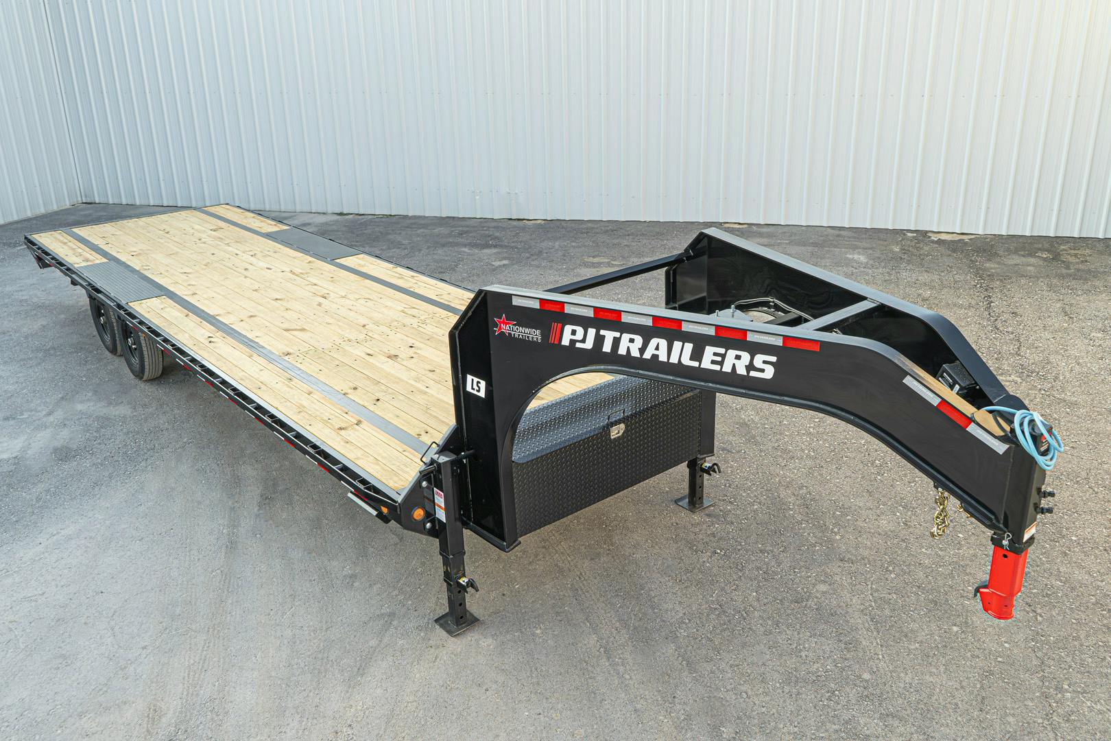 PJ Trailers 28'x102" Gooseneck Low Pro Flatbed Trailer w/ Singles (LS) - Stock #90777 - Image 4 of 20