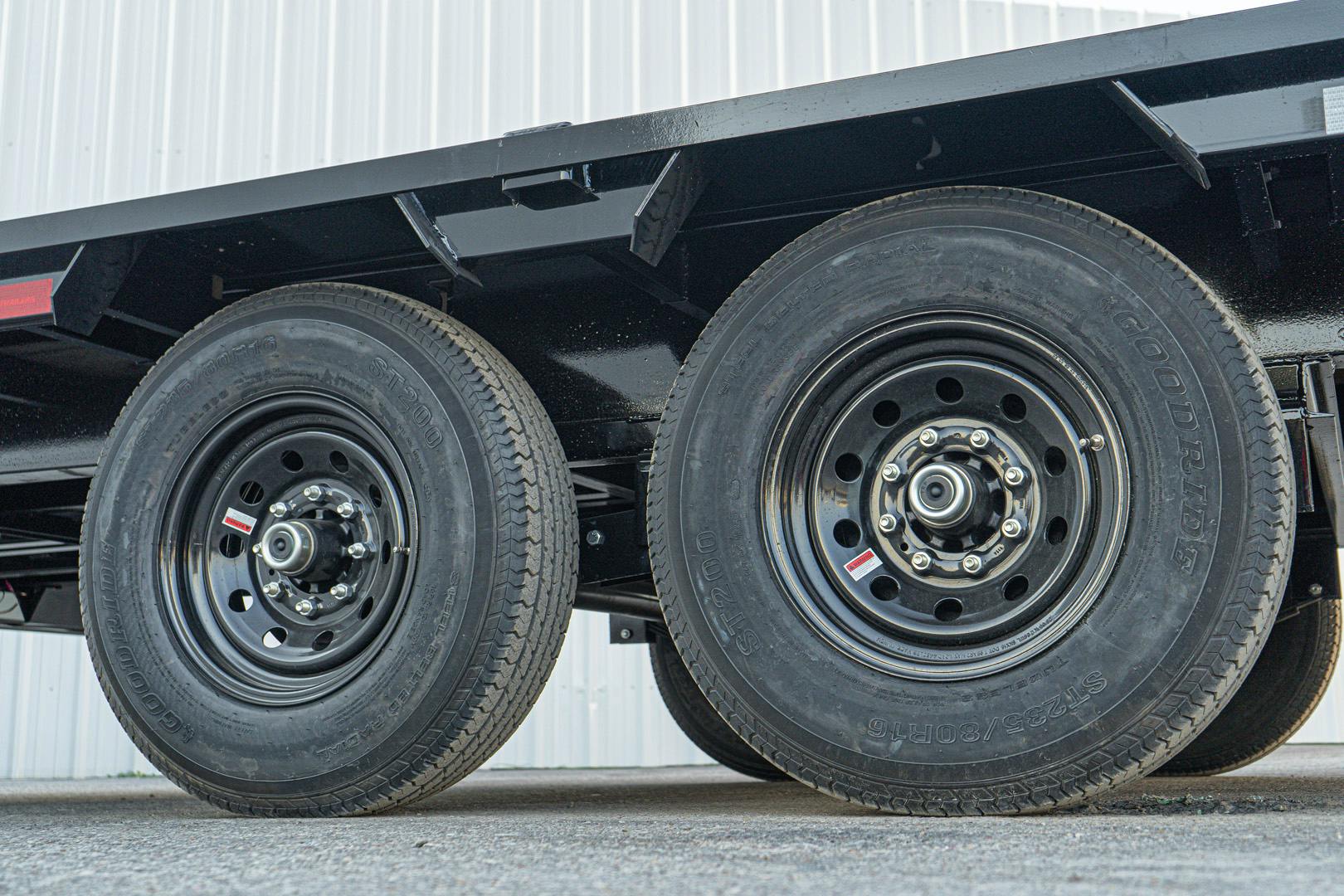 PJ Trailers 28'x102" Gooseneck Low Pro Flatbed Trailer w/ Singles (LS) - Stock #90777 - Image 15 of 20