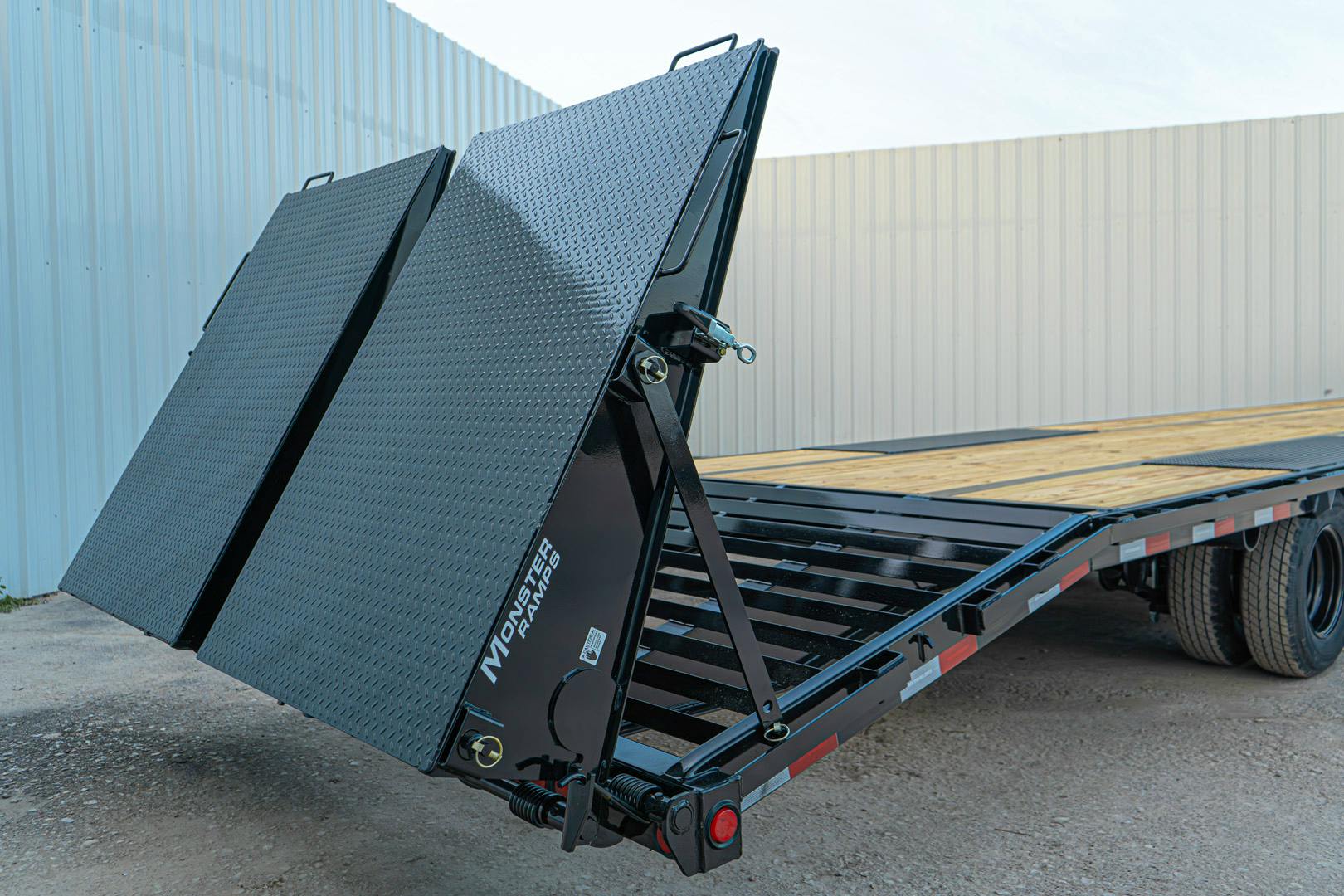 PJ Trailers 40'x102" Gooseneck Low Pro Flatbed Trailer w/ Duals (LD) - Stock #90968 - Image 18 of 20