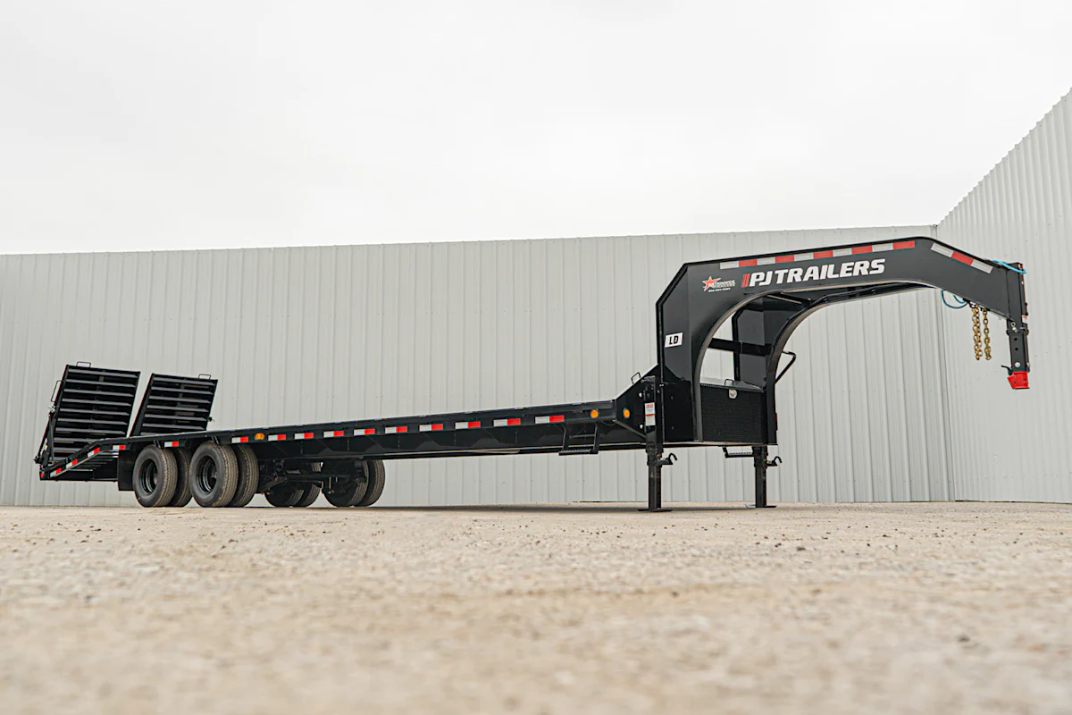 PJ Trailers 32'x102" Gooseneck Low Pro Flatbed Trailer w/ Duals (LD) - Stock #91039 - Image 8 of 28 PJ Trailers 32'x102" Gooseneck Low Pro Flatbed Trailer w/ Duals (LD) - Stock #91039 - Image 8 of 28