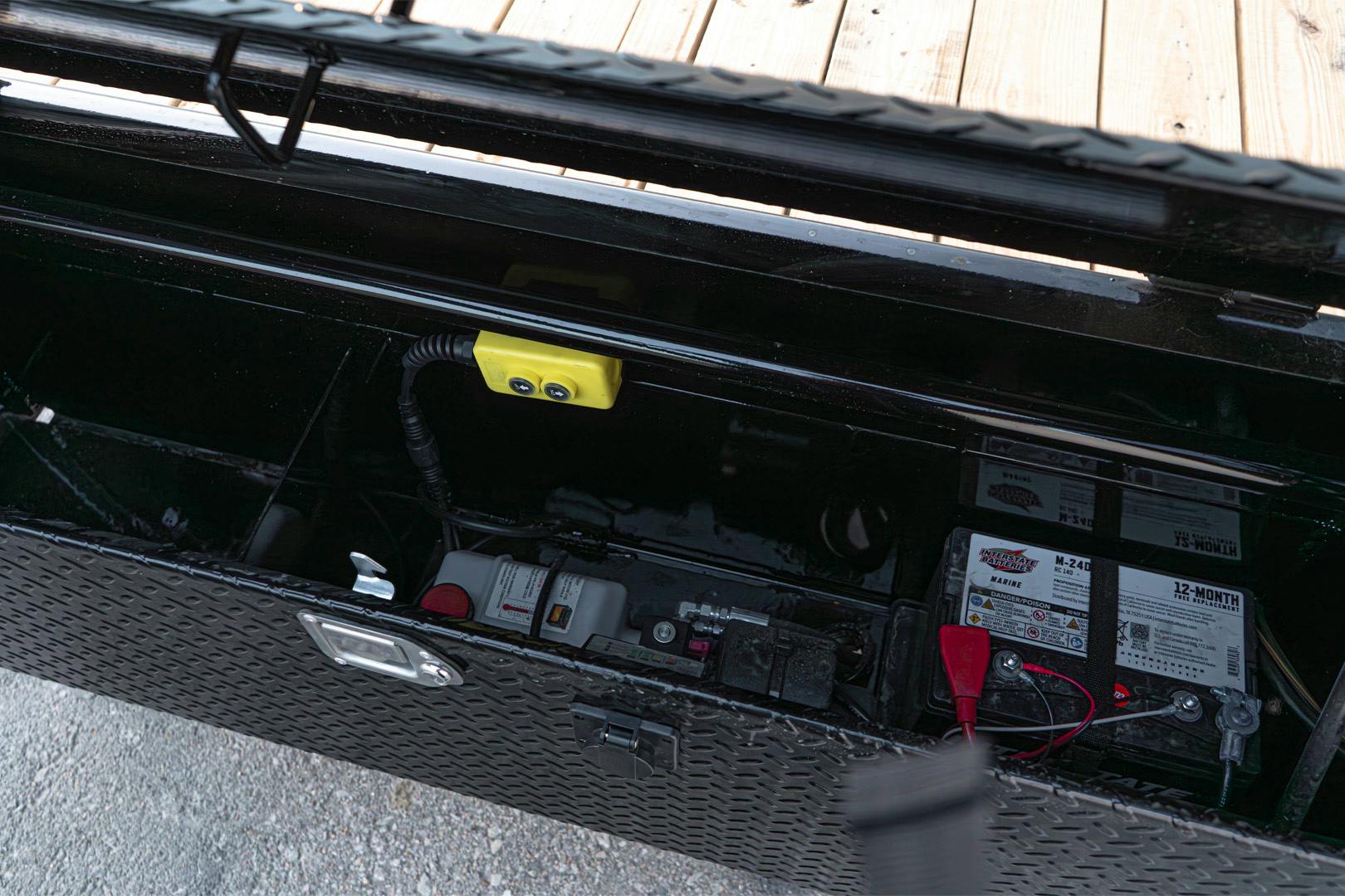 PJ Trailers 26'x102" Gooseneck Deckover Power Tilt Trailer (T8) - Stock #91046 - Image 11 of 23