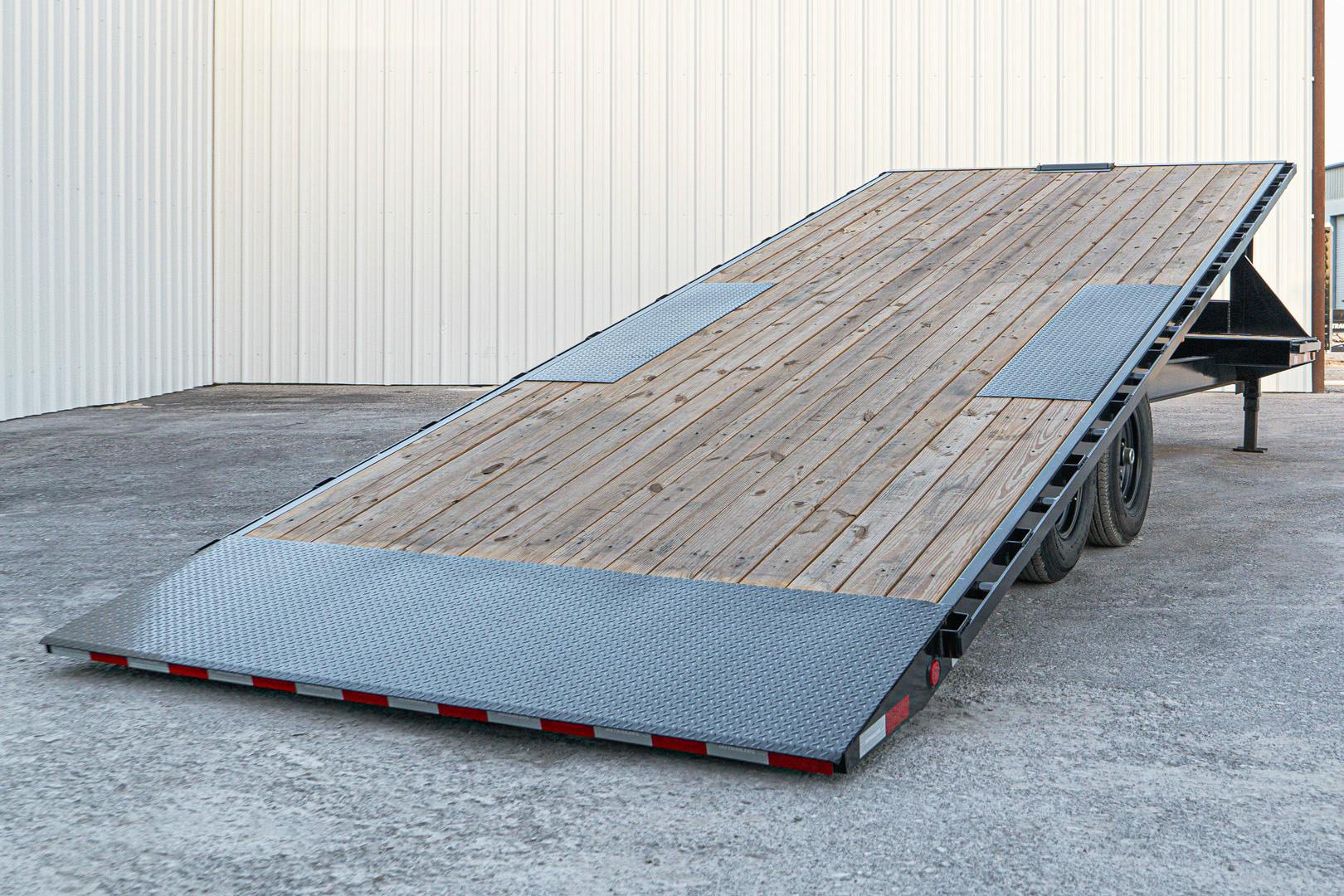 PJ Trailers 26'x102" Gooseneck Deckover Power Tilt Trailer (T8) - Stock #91046 - Image 19 of 23