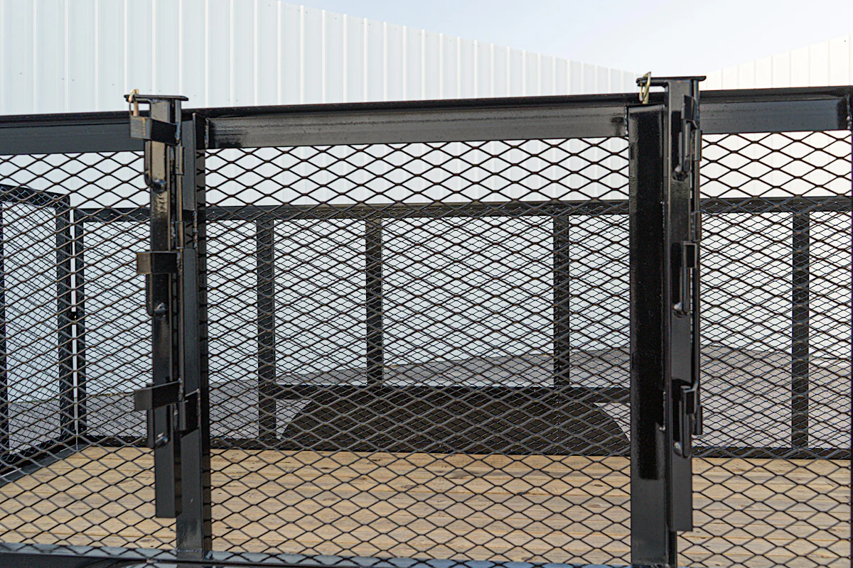 Texas Bragg 16'x83" Landscape Trailer w/ 4' Sides & 4' Gate (L2) - Stock #91081 - Image 9 of 16 Texas Bragg 16'x83" Landscape Trailer w/ 4' Sides & 4' Gate (L2) - Stock #91081 - Image 9 of 16