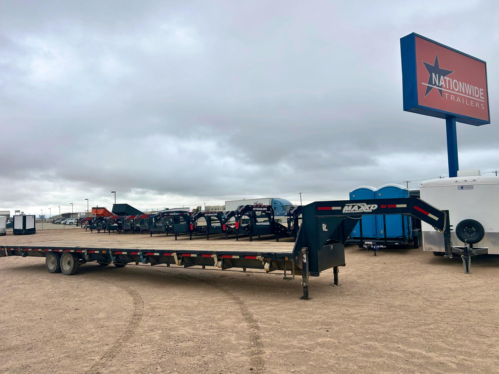 MAXX-D USED 40'x102" Gooseneck Flatbed Trailer w/ 8k Axles