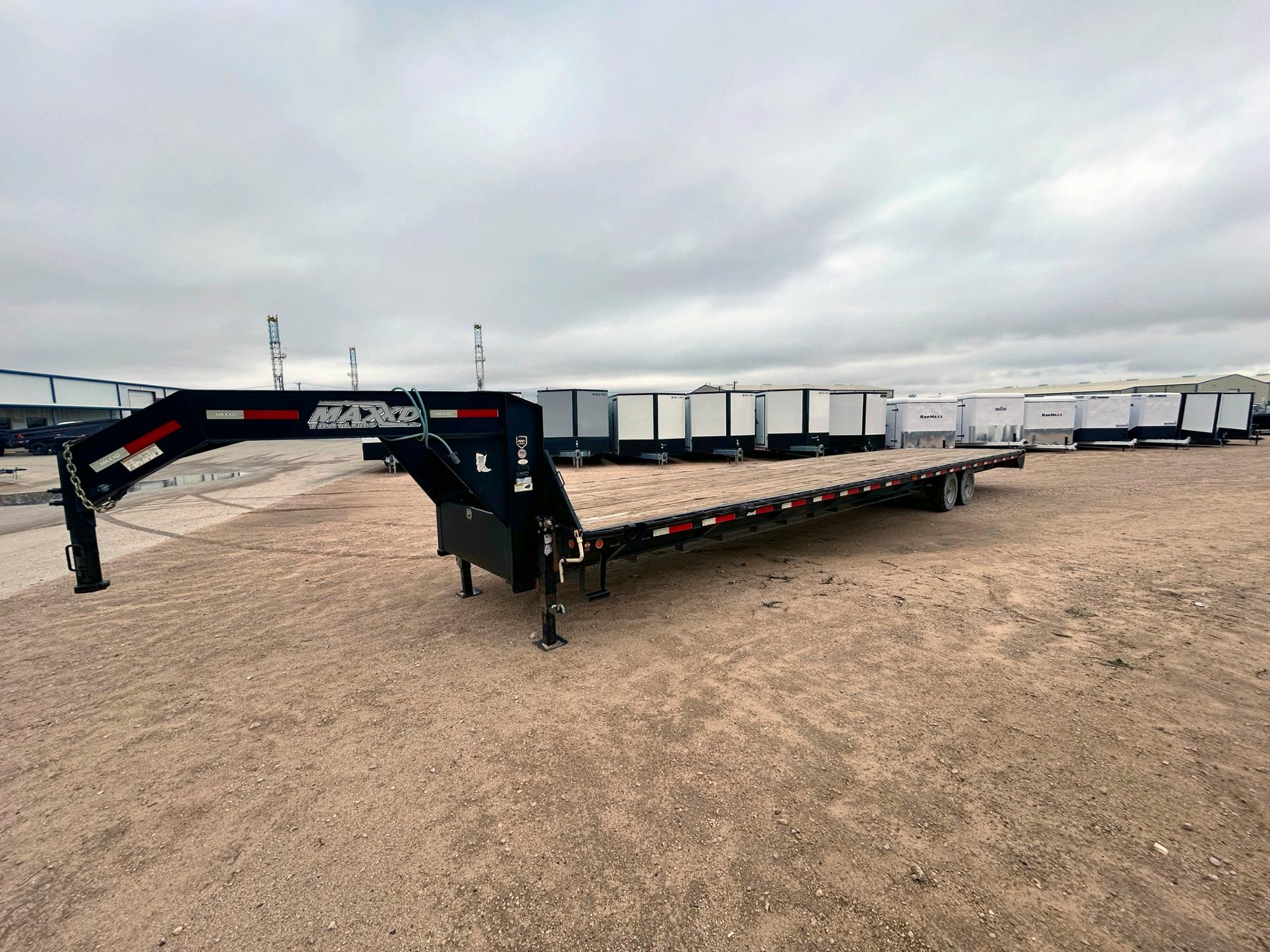 MAXX-D USED 40'x102" Gooseneck Flatbed Trailer w/ 8k Axles