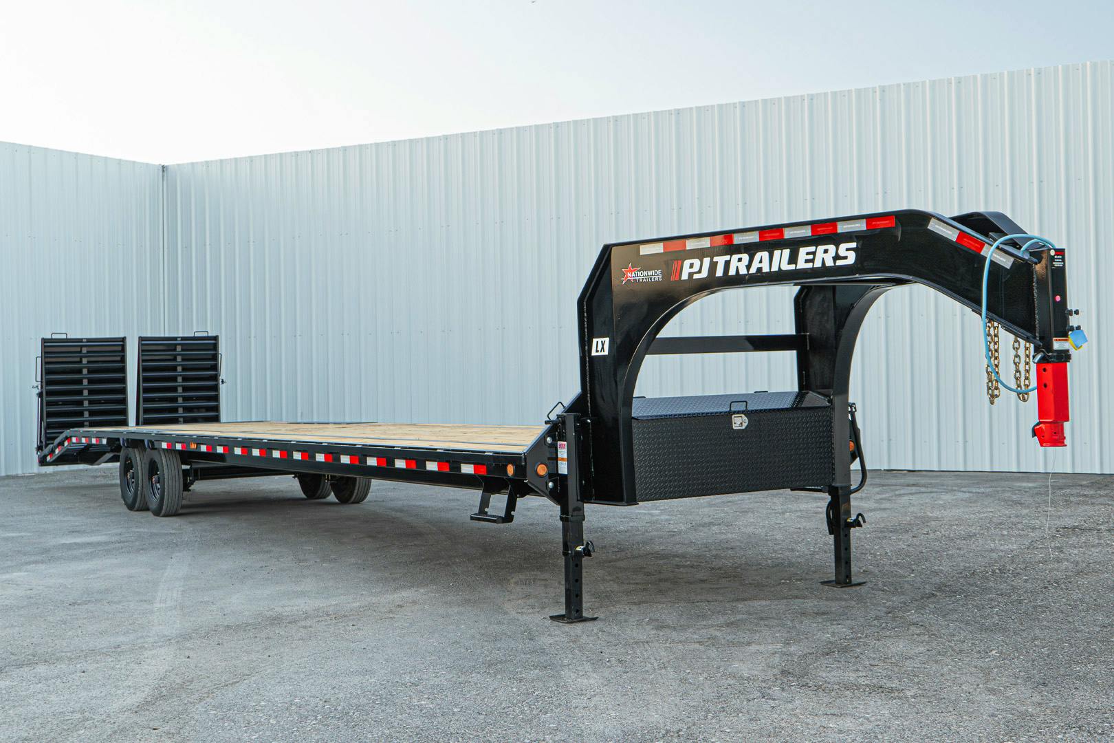 PJ Trailers 40'x102" 18k Gooseneck Flatbed Trailer w/ Singles (LX) - Stock #91255 - Image 5 of 27